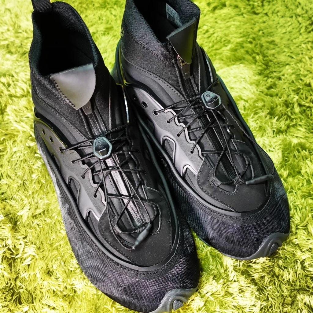 Adidas x Mr. Baeley Ozmorphis Core Black Grey Six 착용 스타일 - 4