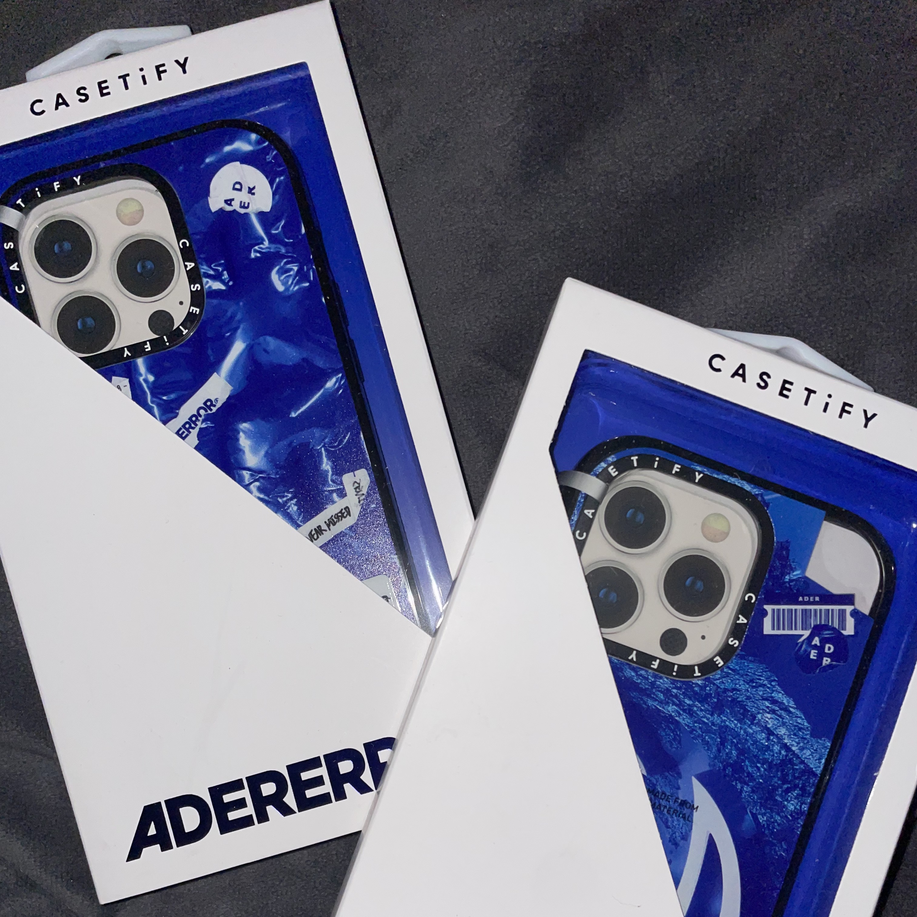Casetify x Ader Error iPhone Tube Magsafe Case Blue, Casetify x Ader Error iPhone Tetris Magsafe Case Blue 착용 스타일 - 2