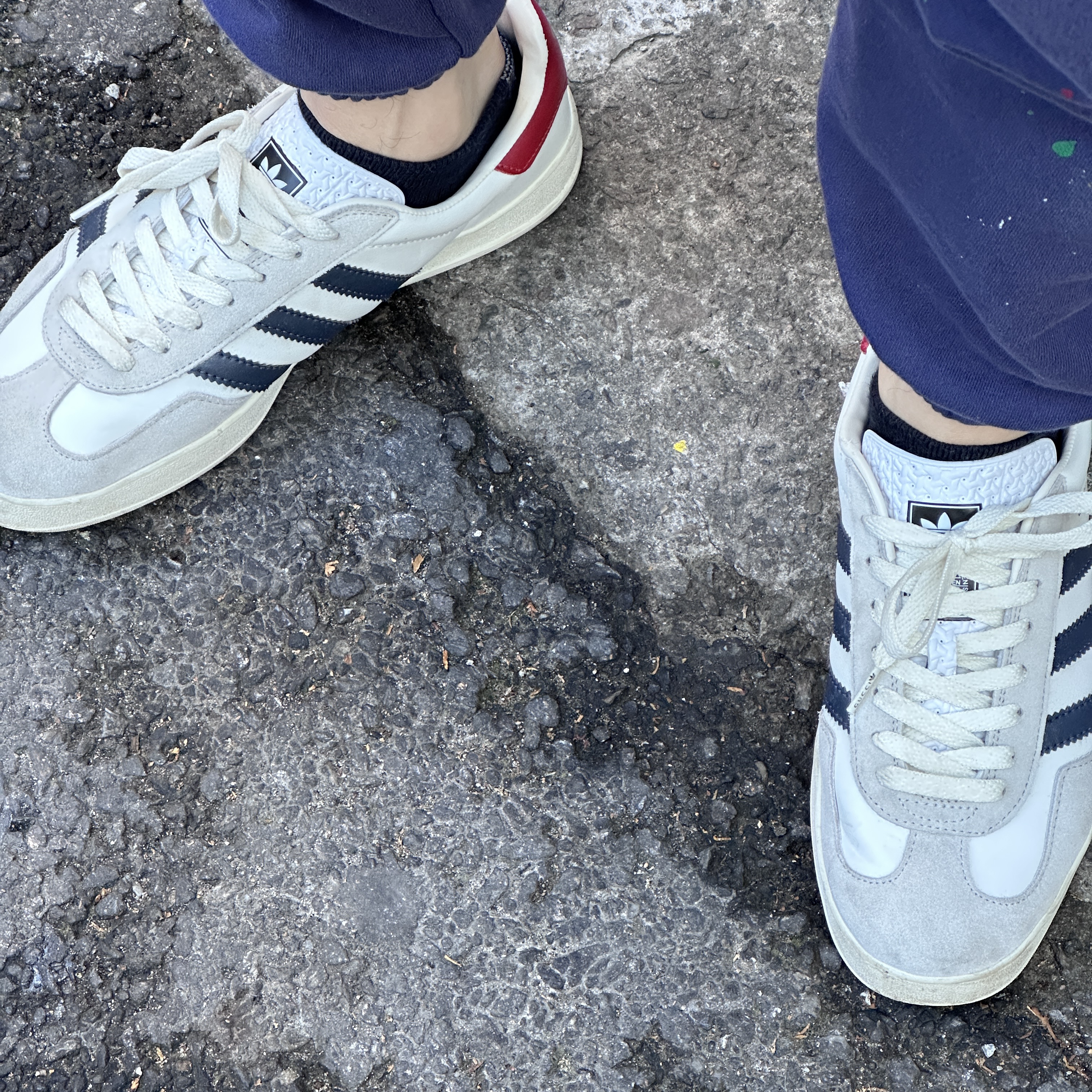 Gucci x Adidas Gazelle Sneakers White 착용 스타일