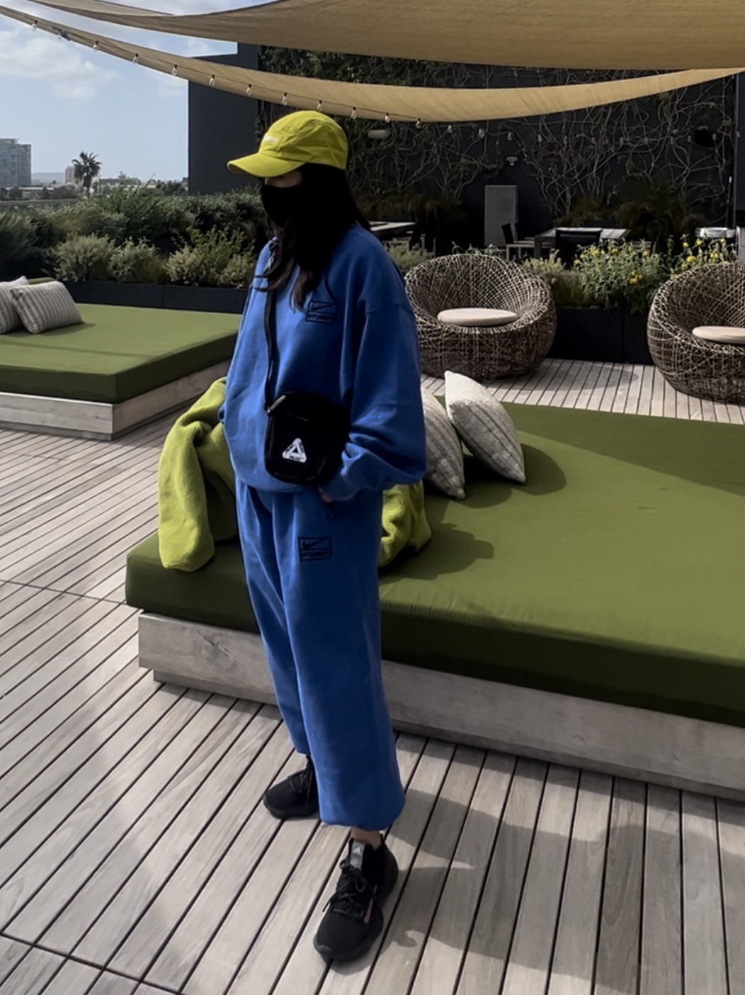 Supreme Ventile Camp Cap Sulfur - 22FW, Nike x Stussy NRG Acid Washed Fleece Pants Game Royal (DR4025-480) 착용 스타일 - 1