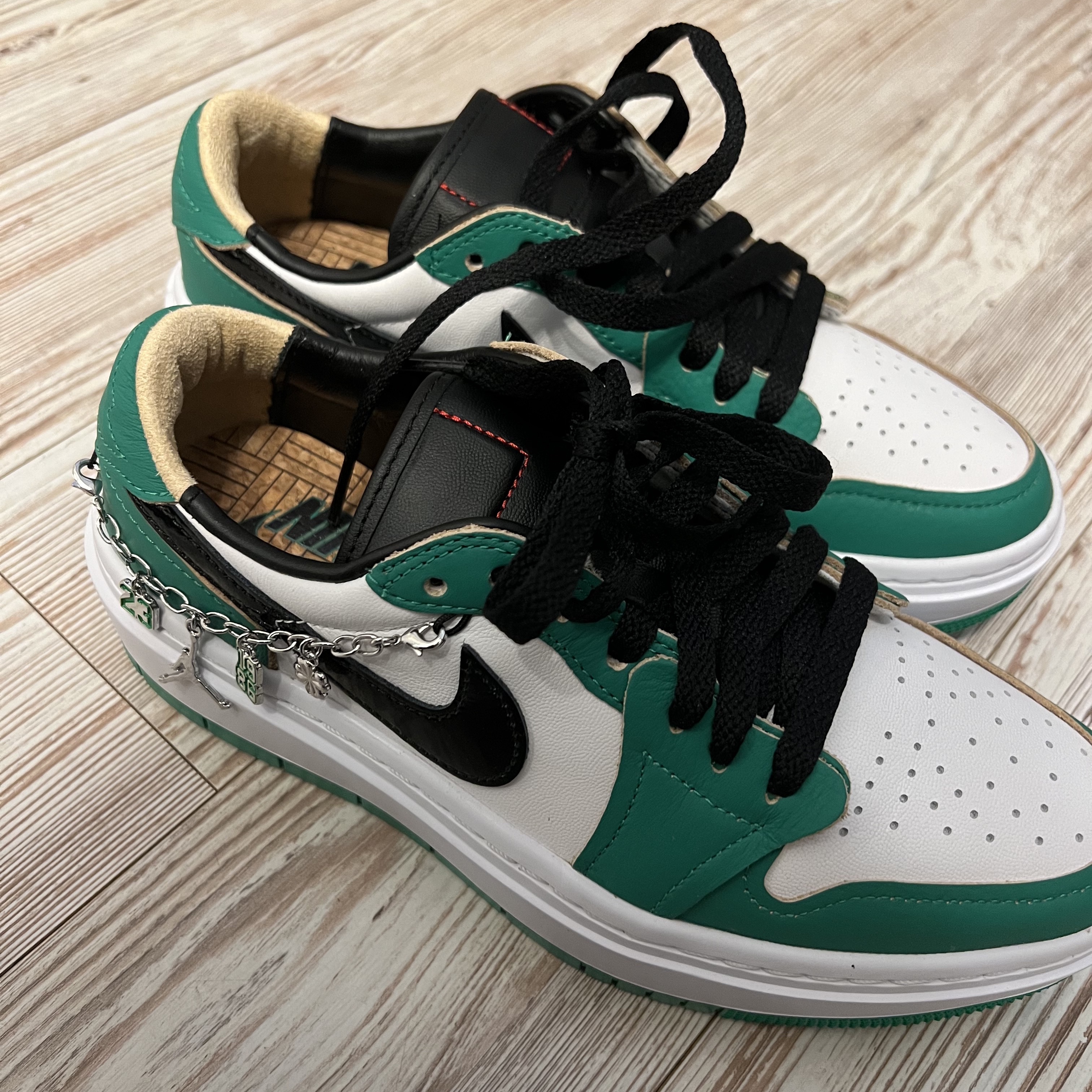 (W) Jordan 1 Elevate Low SE Lucky Green 착용 스타일