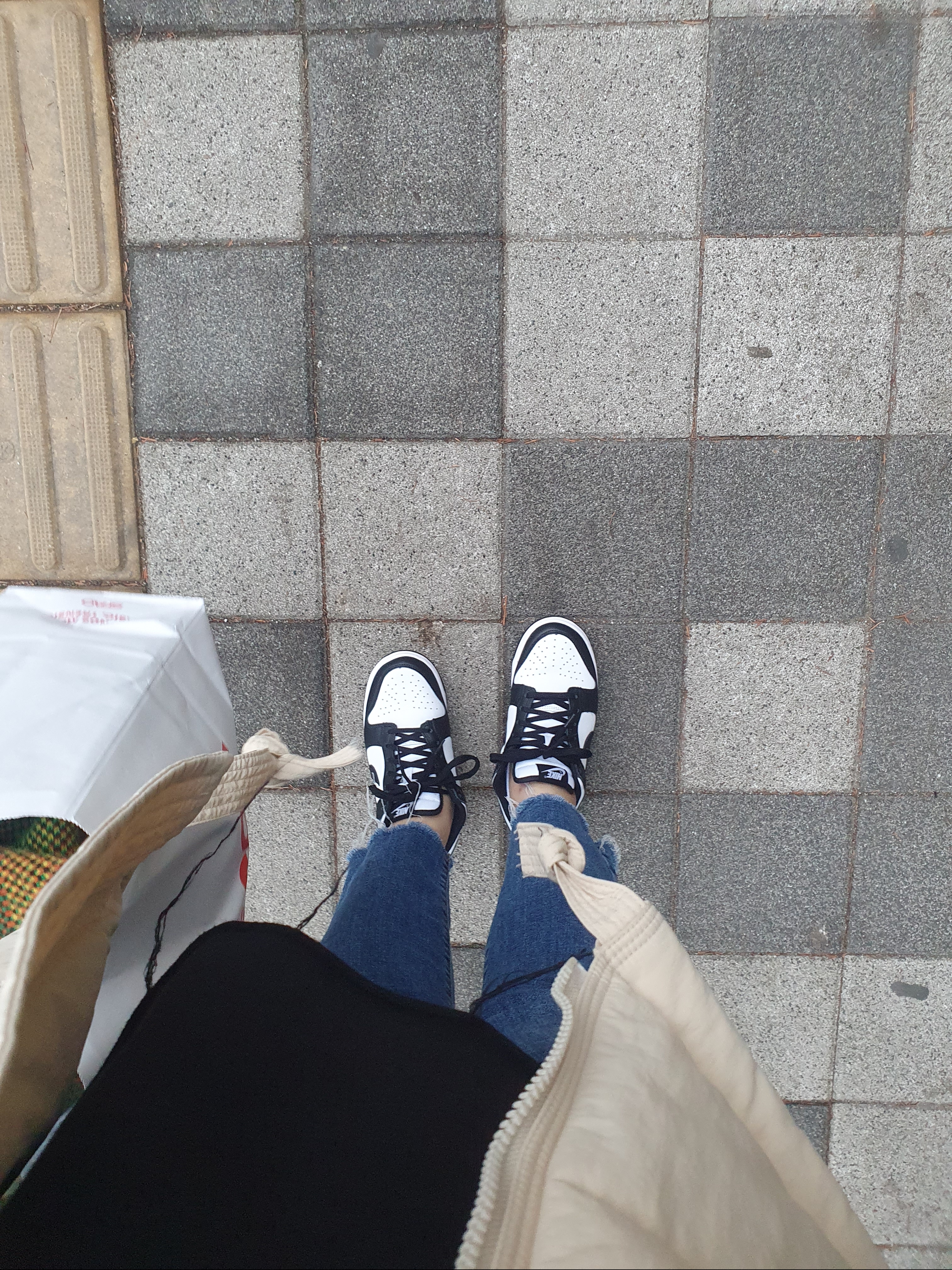 (W) Nike Dunk Low Black 착용 스타일