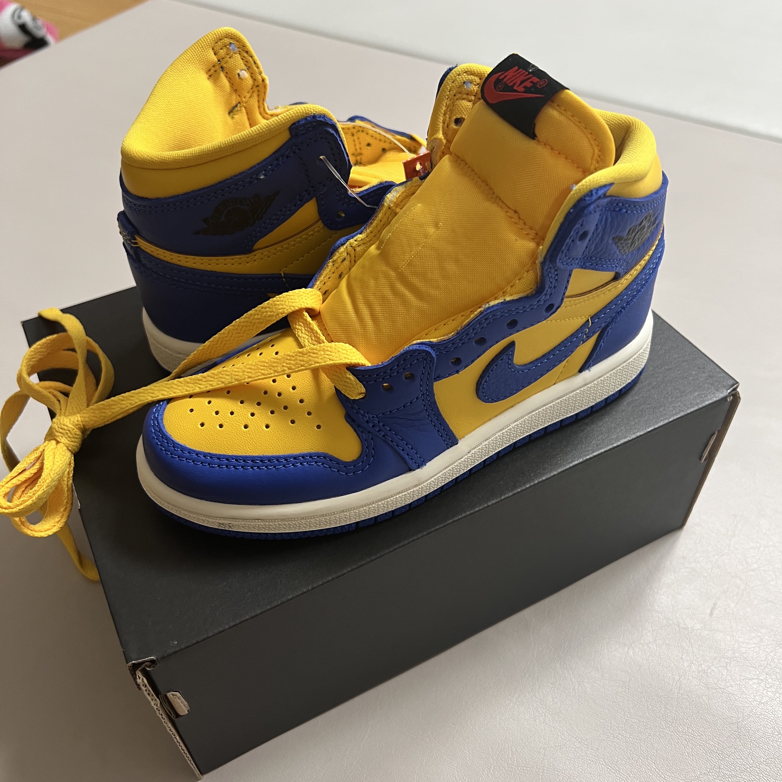 (PS) Jordan 1 Retro High OG Game Royal and Varsity Maize 착용 스타일