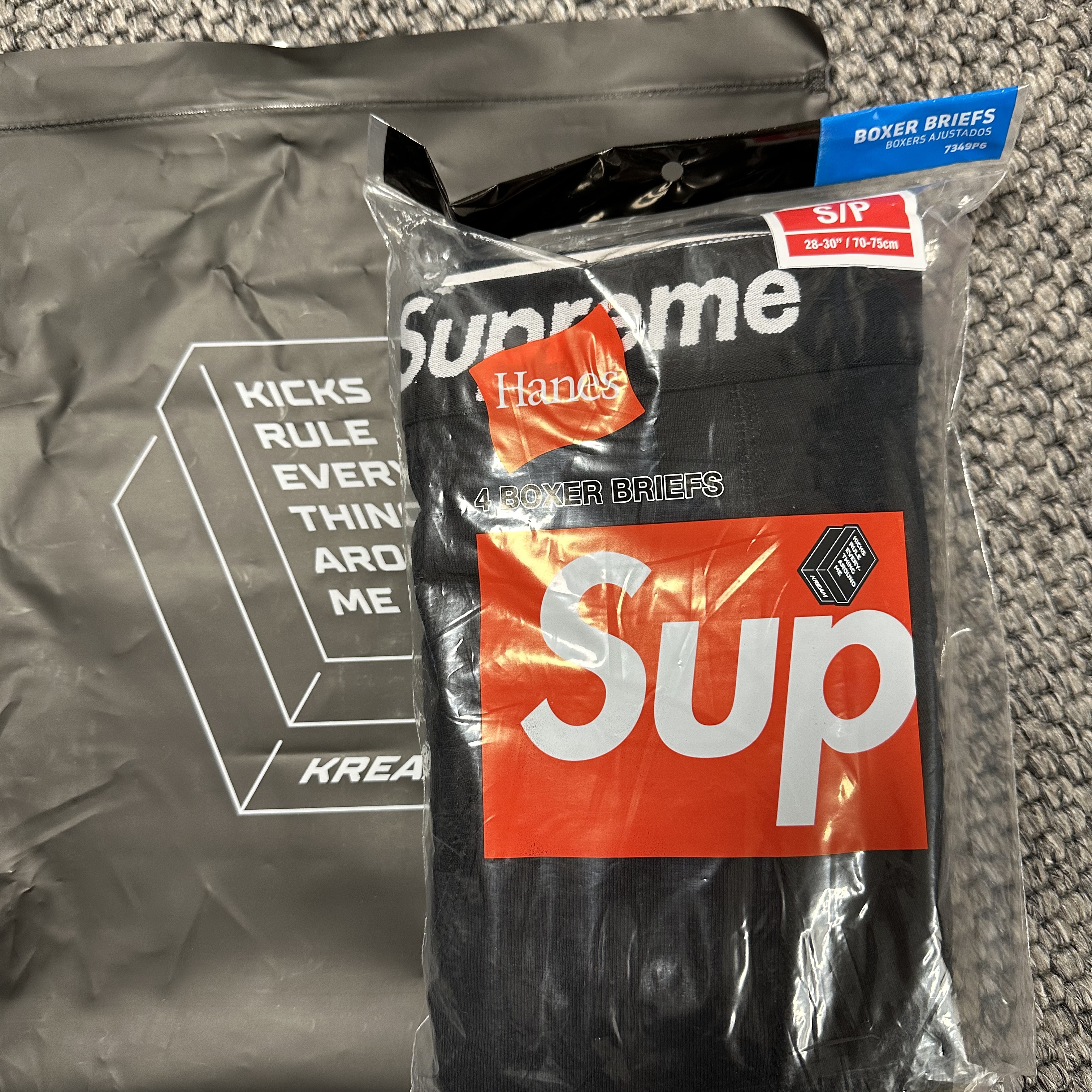Supreme Hanes Boxer Briefs Black (4 Pack) 착용 스타일 - 2