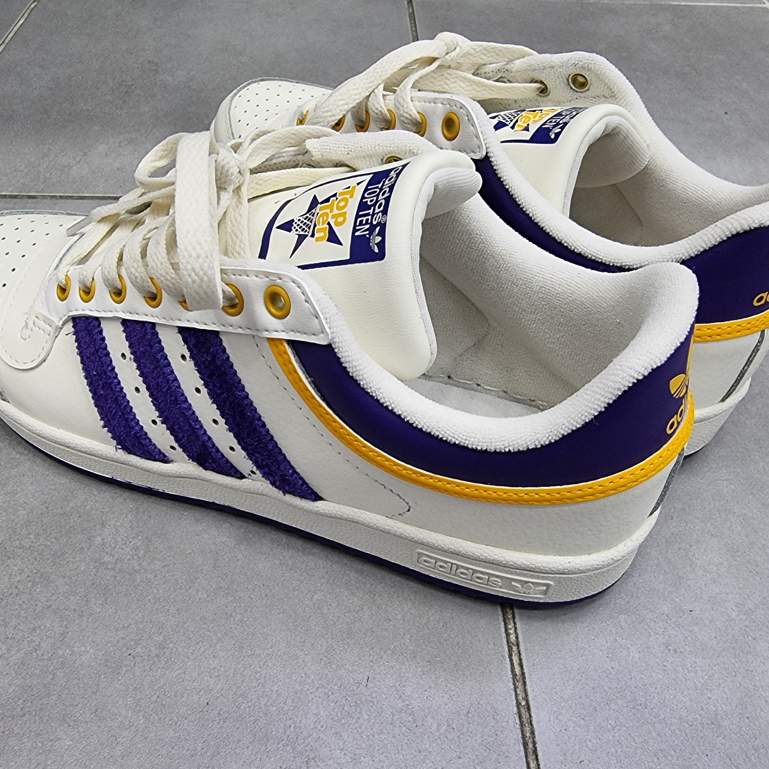 Adidas Top Ten Off Low White Collegiate Purple 착용 스타일