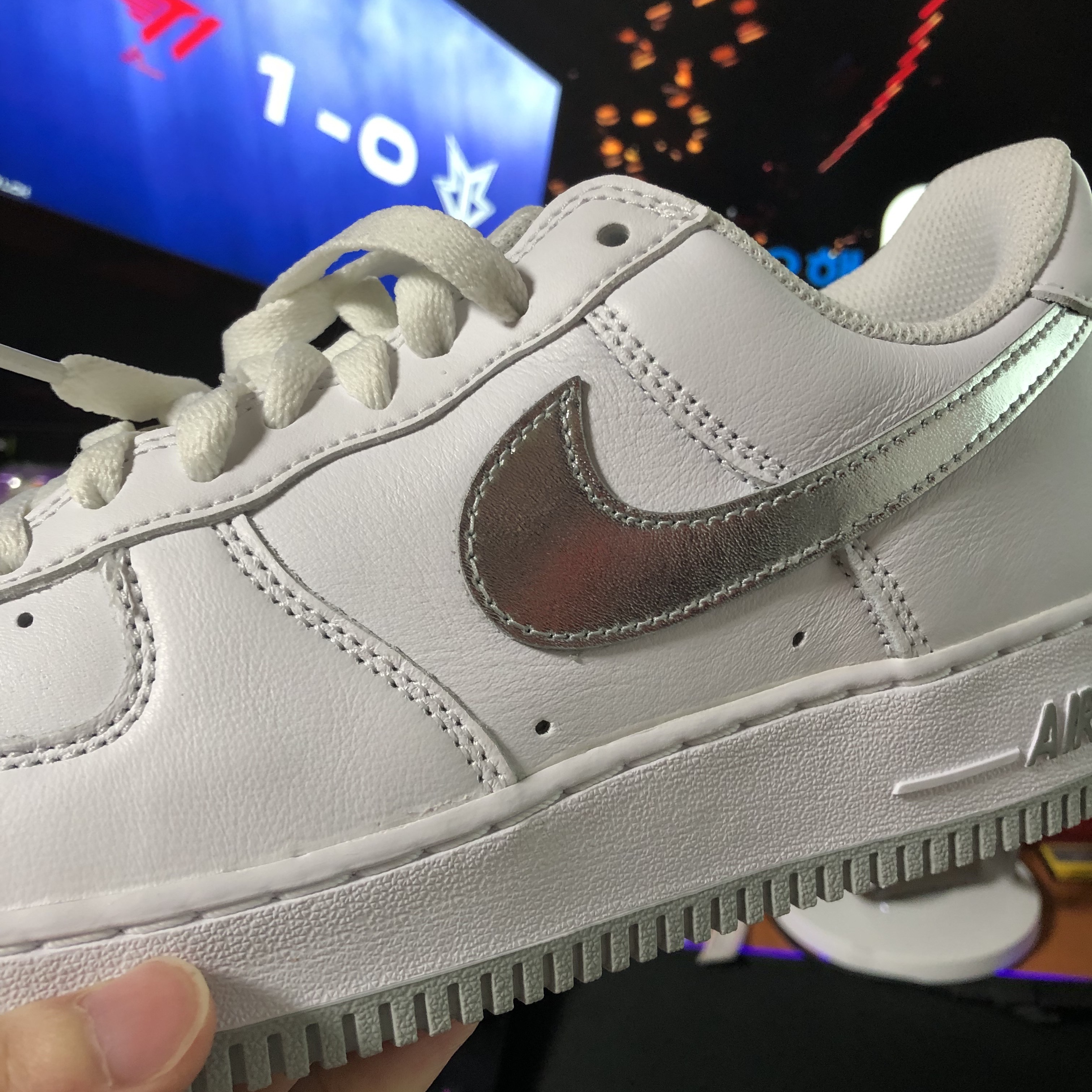 Nike Air Force 1 Low Retro Color of the Month White Metallic Silver 착용 스타일