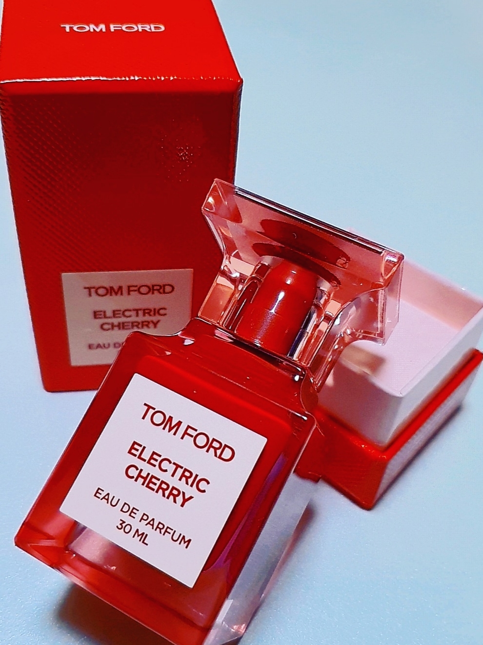 Tom Ford Electric Cherry Eau De Parfum 50ml 착용 스타일