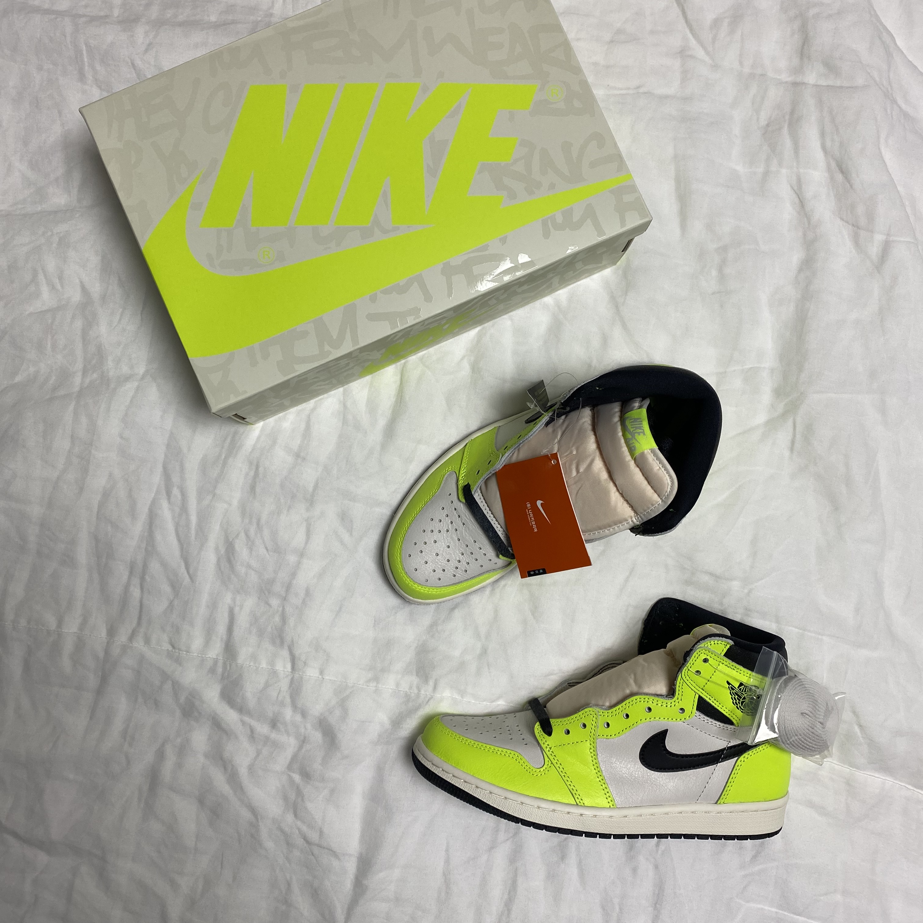 Jordan 1 Retro High OG Volt 착용 스타일 - 2