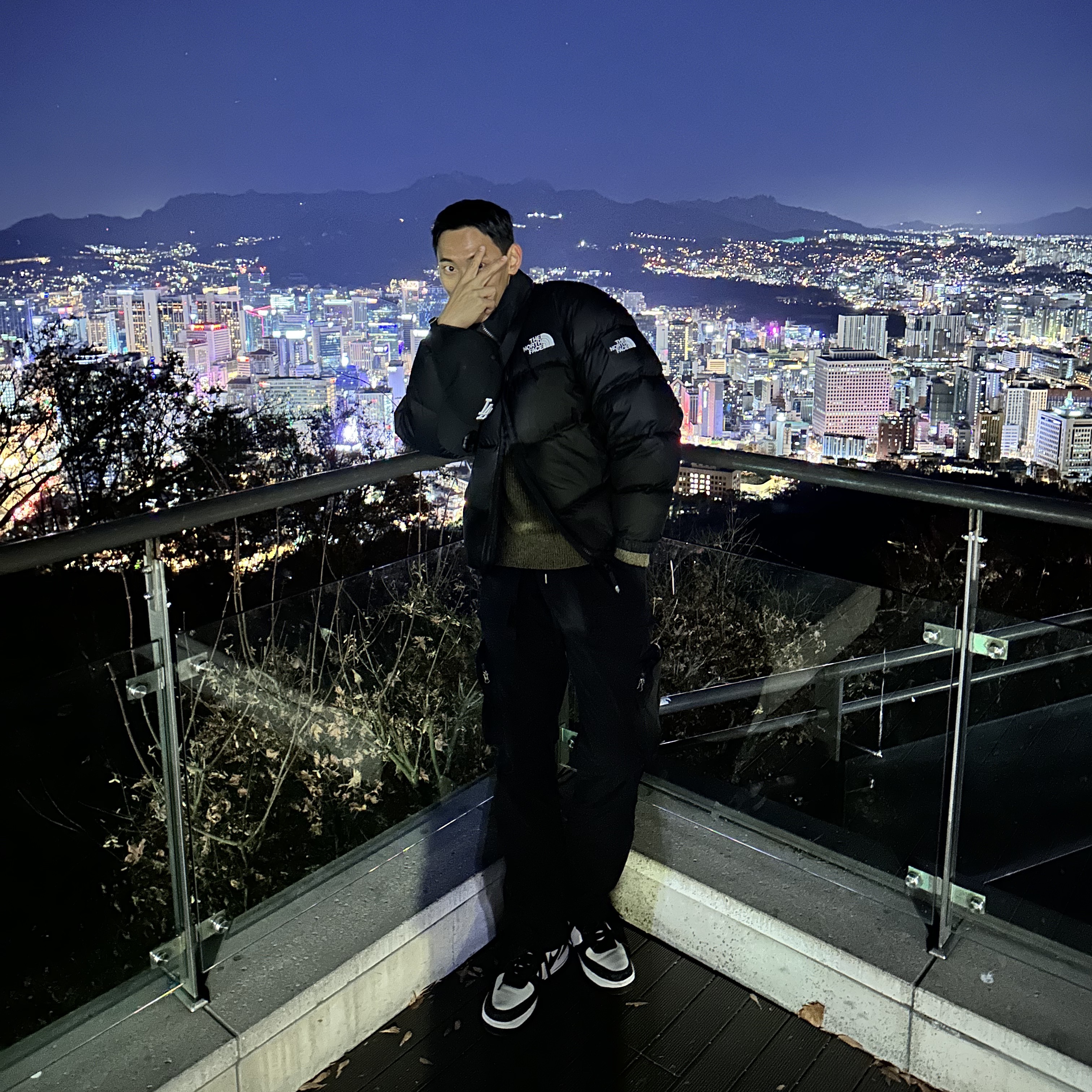 Nike x Stussy Air Force 1 '07 Mid SP Black and Light Bone 착용 스타일