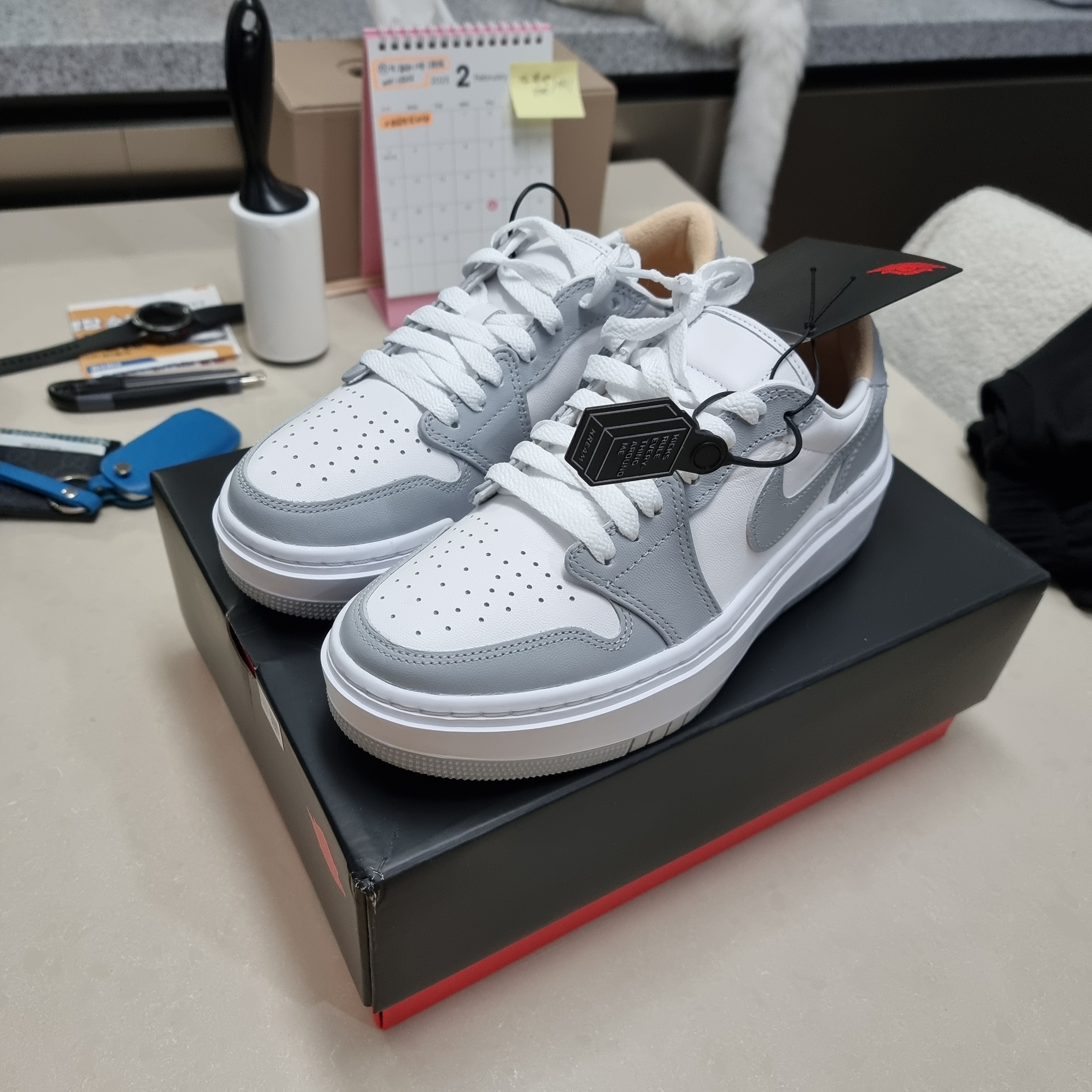 (W) Jordan 1 Elevate Low White and Wolf Grey 착용 스타일