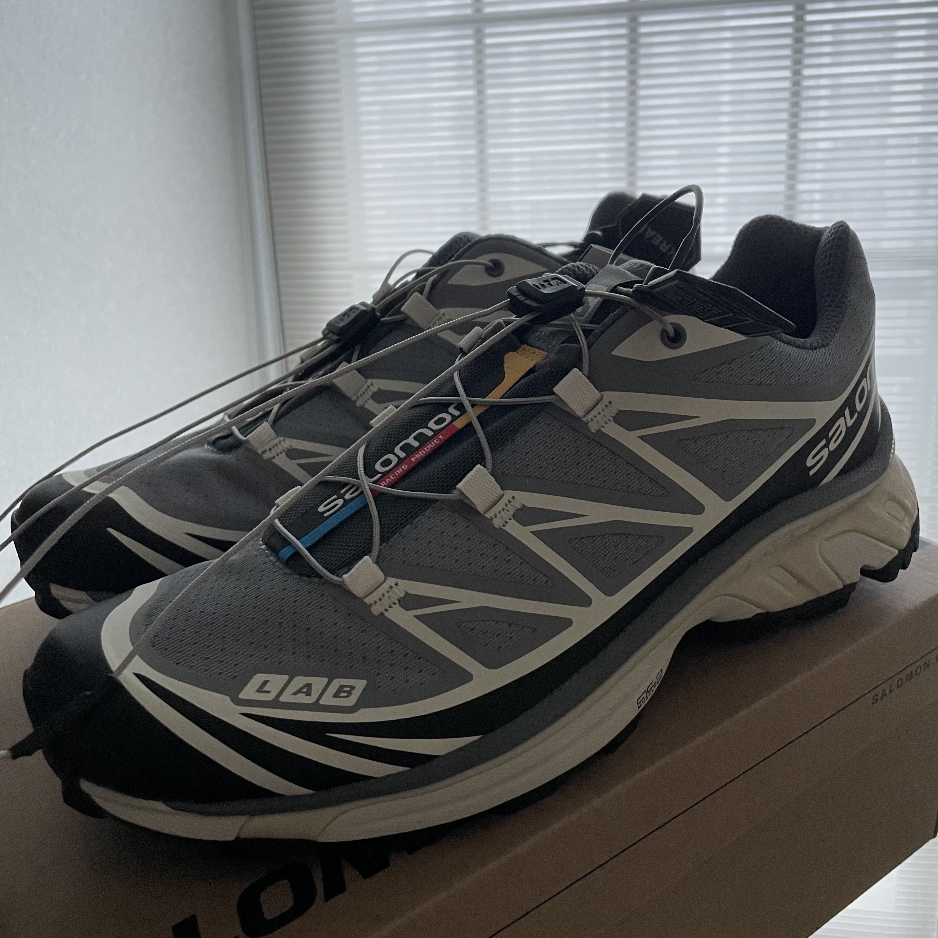 Salomon XT-6 Recut Phantom Vanilla Ice 착용 스타일 - 1