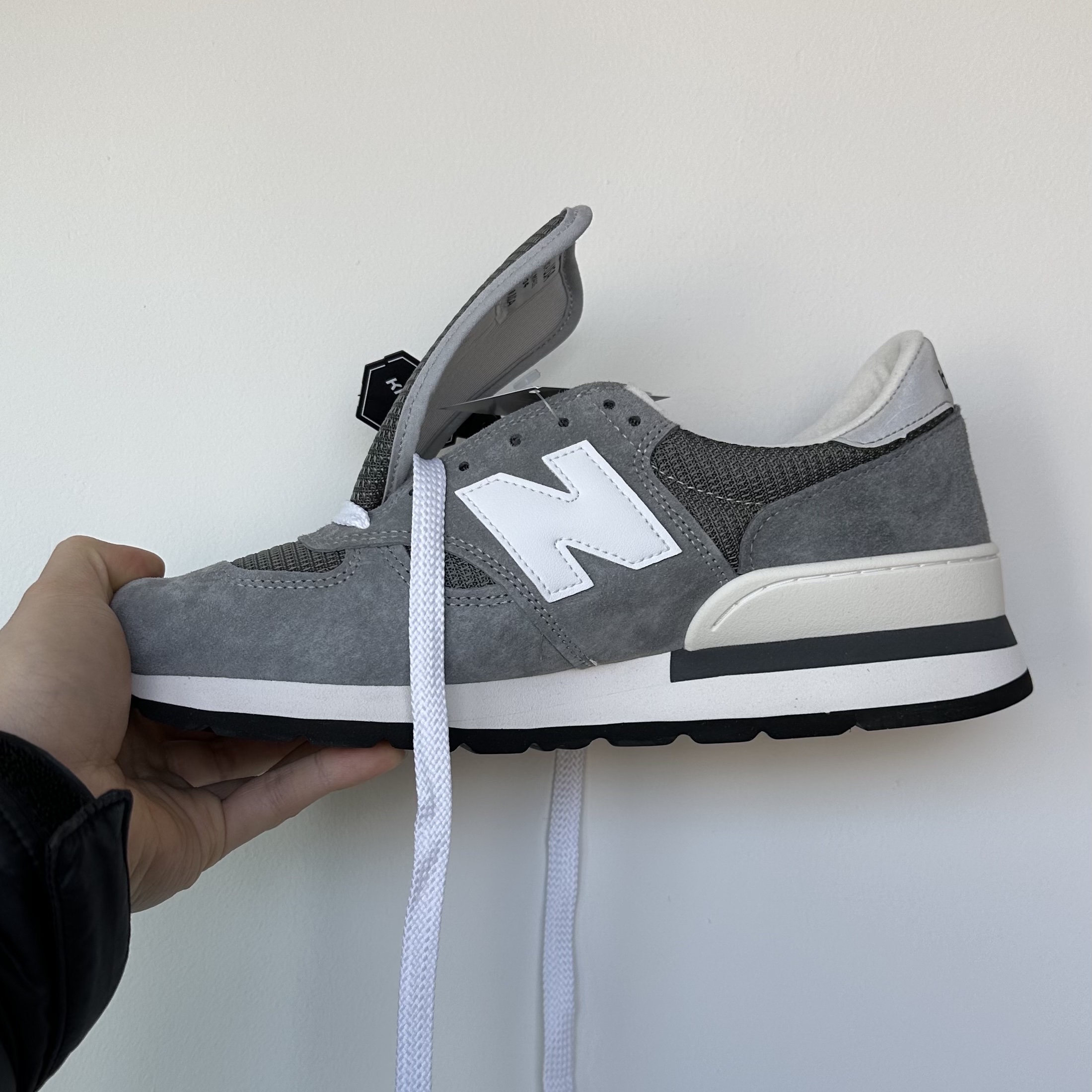 New Balance 990v1 Made in USA Grey White 착용 스타일