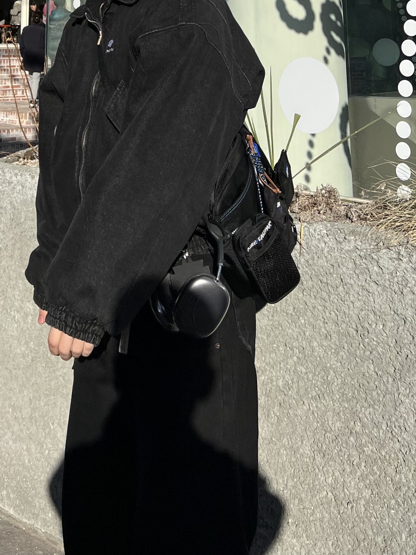Balenciaga Rhino Derby Shoes Black, Apple AirPods Max Lightning Space Gray (Korean Ver.) 착용 스타일 - 5