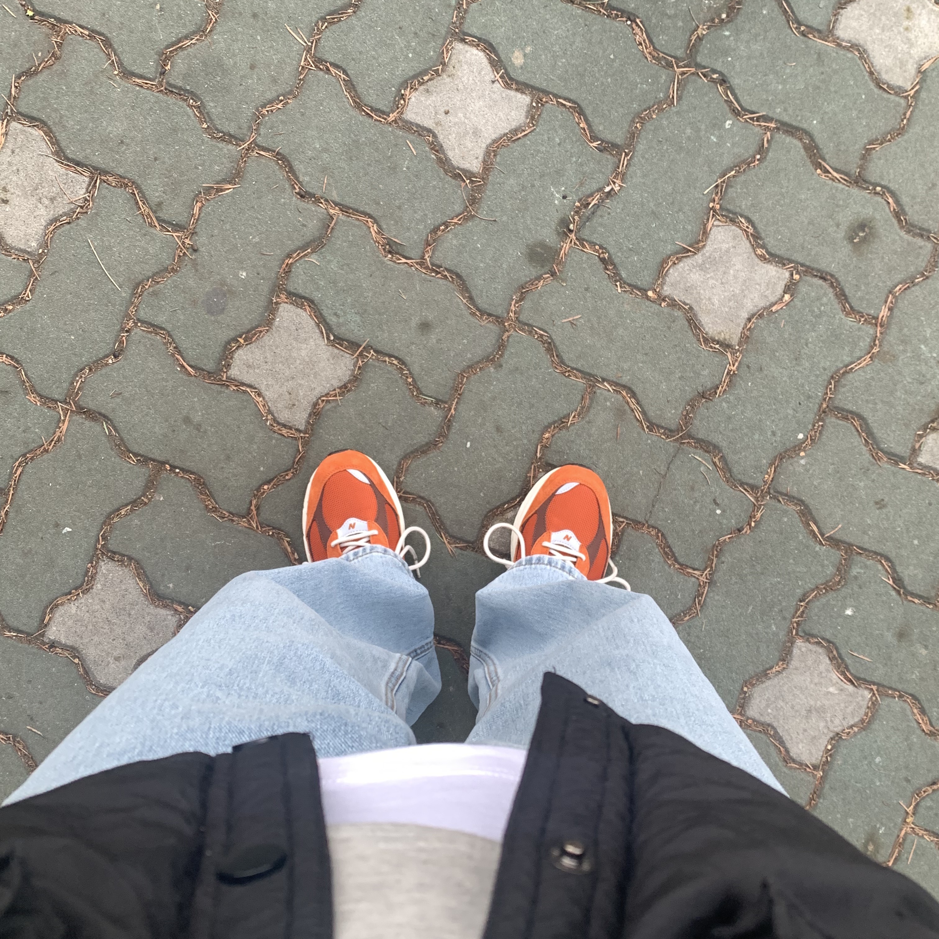 New Balance 2002R Rust Oxide 착용 스타일