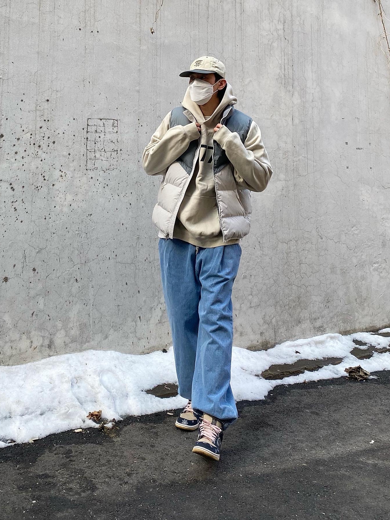 Nike x Travis Scott SB Dunk Low, Essentials 1977 Hoodie Wheat - 22SS 착용 스타일 - 2