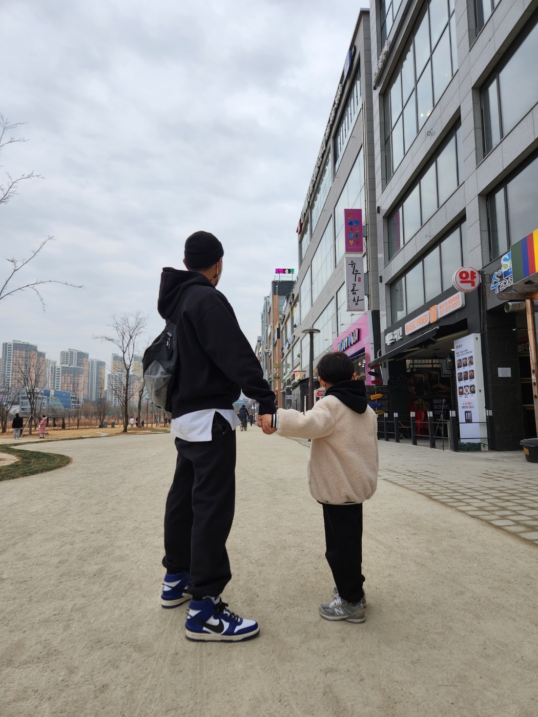 Nike x Ambush Dunk High Deep Royal Blue, Nike NRG Solo Swoosh Fleece Hoodie Black White - US/EU 착용 스타일 - 1