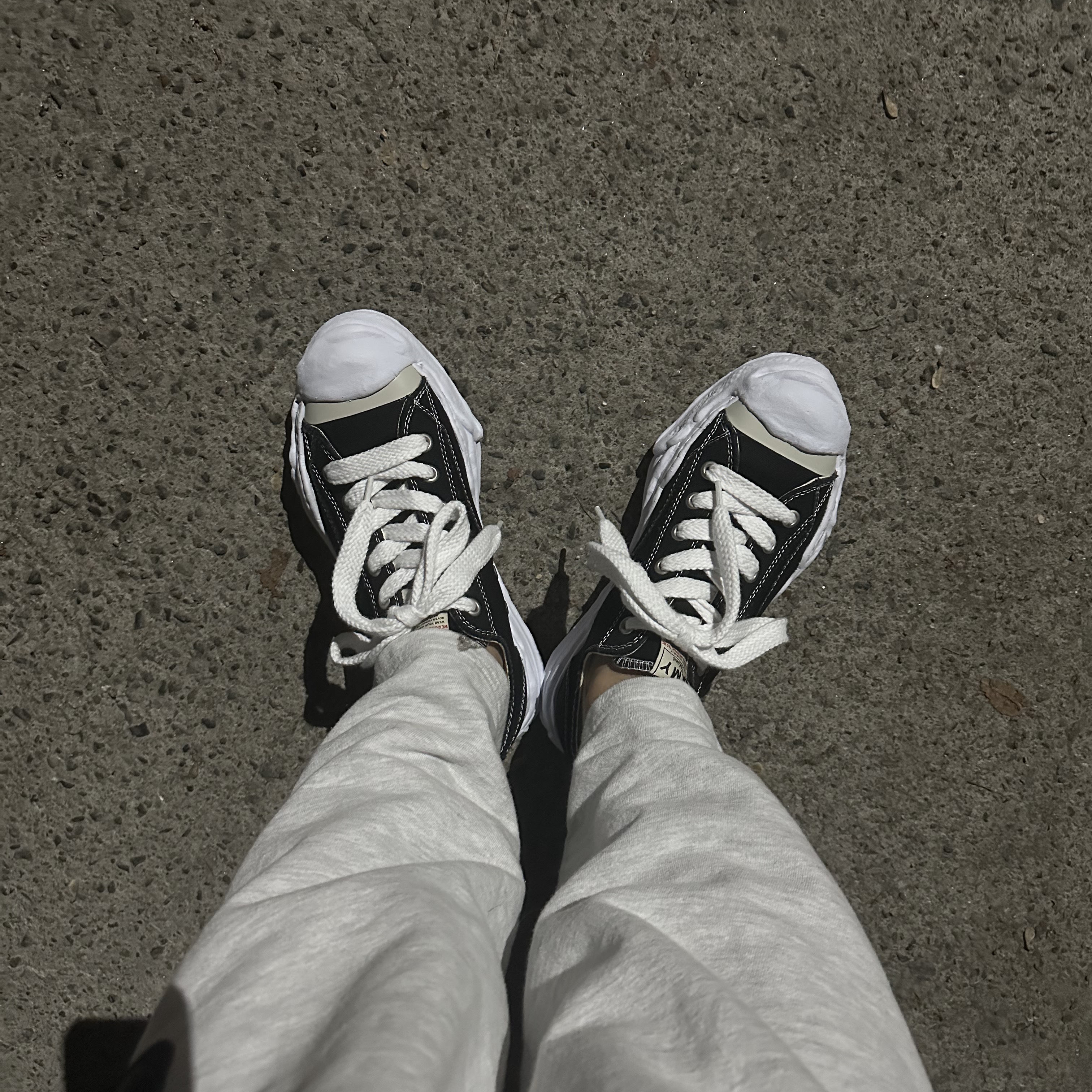 Maison Mihara Yasuhiro Hank OG Sole Canvas Low-top Sneakers Black 착용 스타일