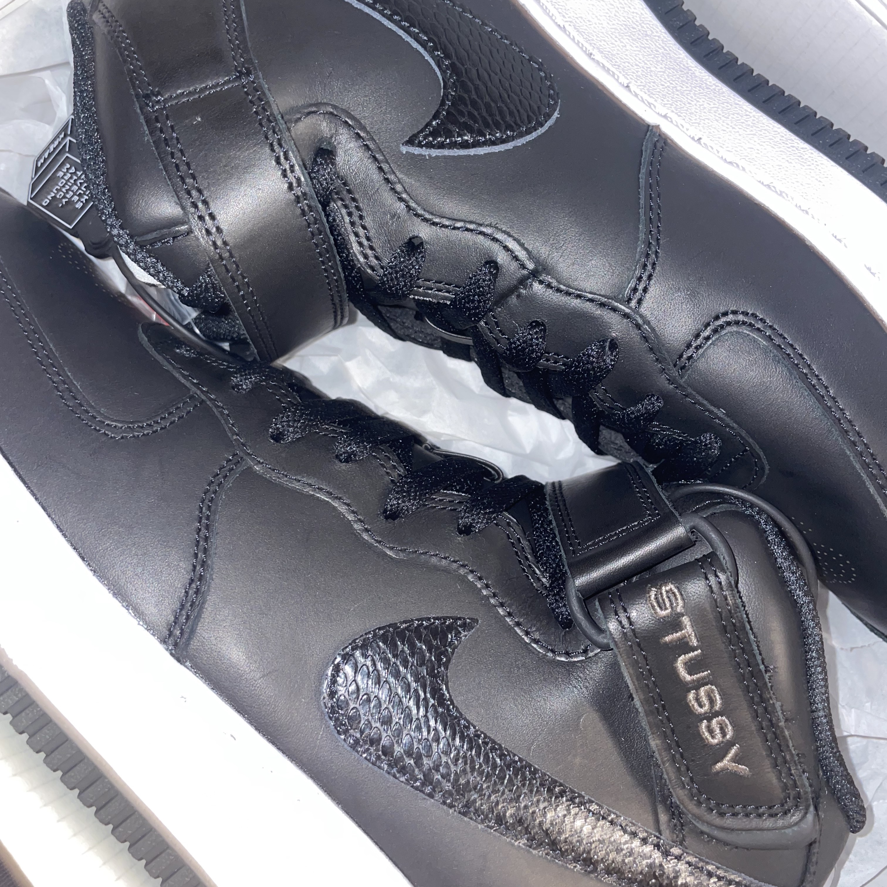 Nike x Stussy Air Force 1 '07 Mid SP Black 착용 스타일