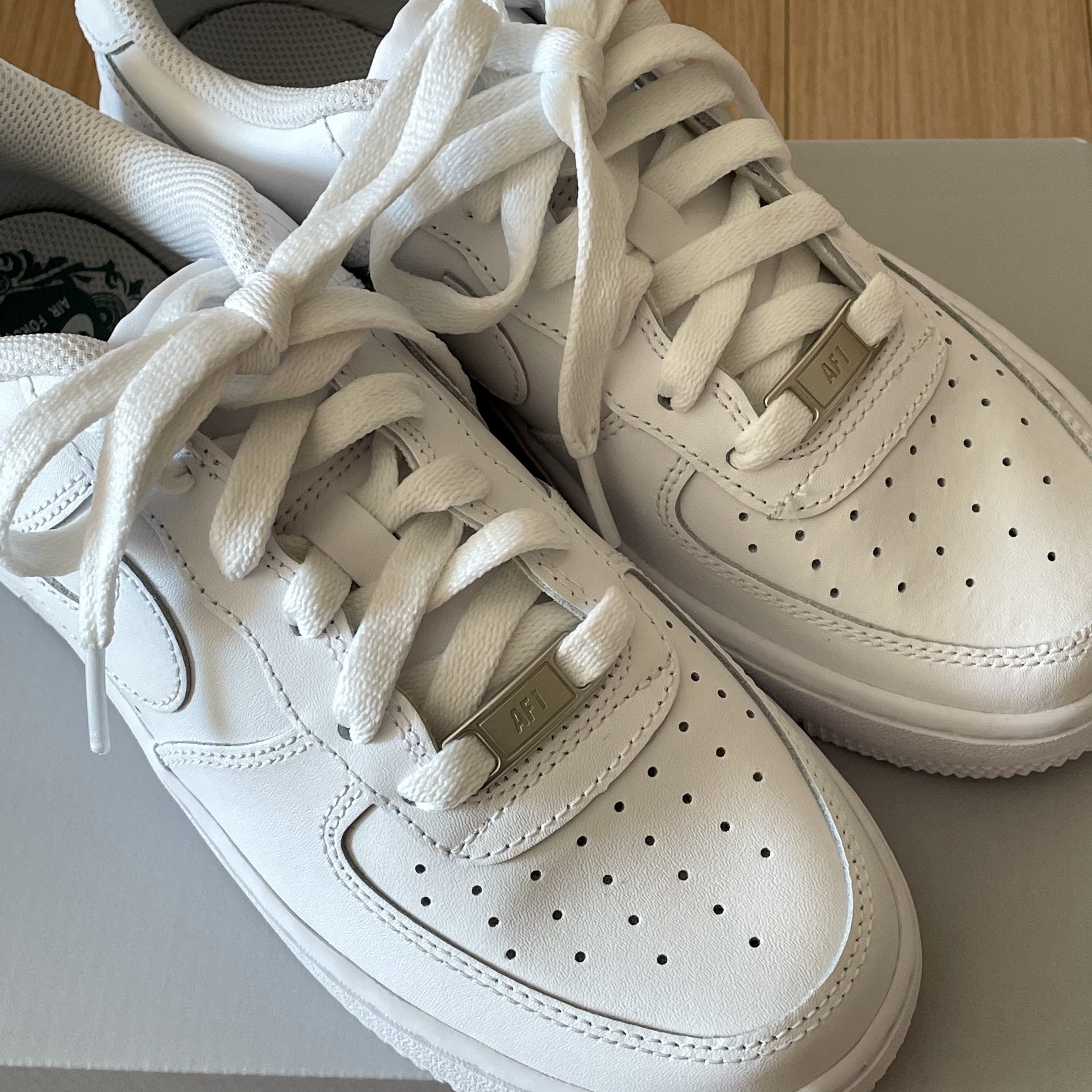 (GS) Nike Air Force 1 LE White 착용 스타일