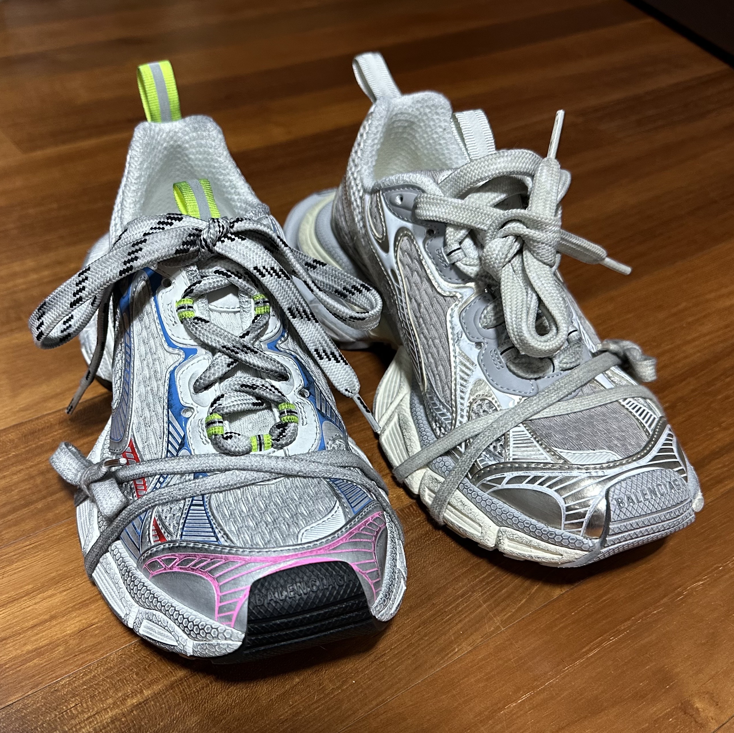 Balenciaga 3XL Sneakers White Red Blue, Balenciaga 3XL Sneakers Light Beige 착용 스타일 - 2