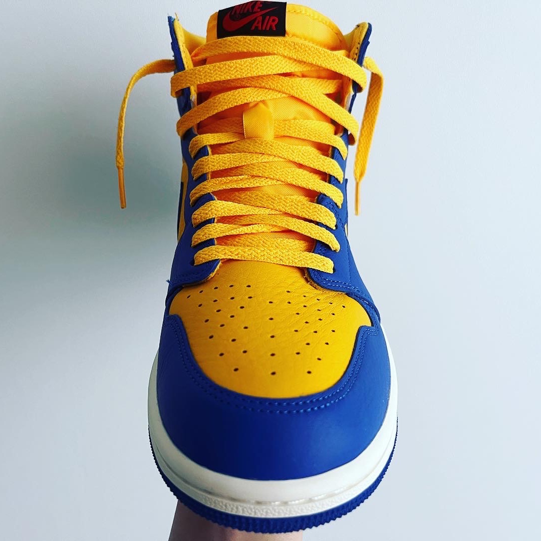 (W) Jordan 1 Retro High OG Game Royal and Varsity Maize 착용 스타일 - 3