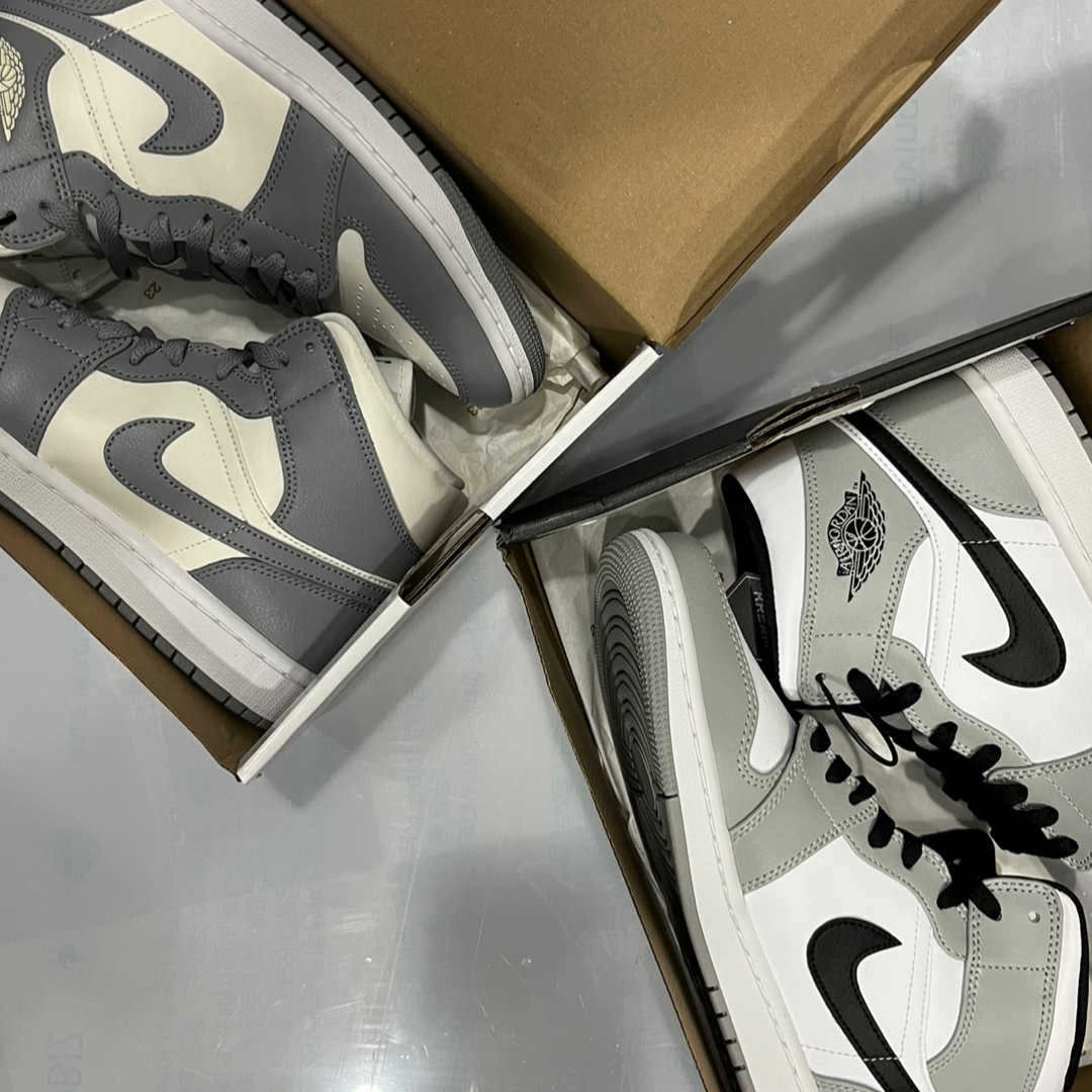 Jordan 1 Mid Light Smoke Grey, (W) Jordan 1 Mid Sail Stealth 착용 스타일