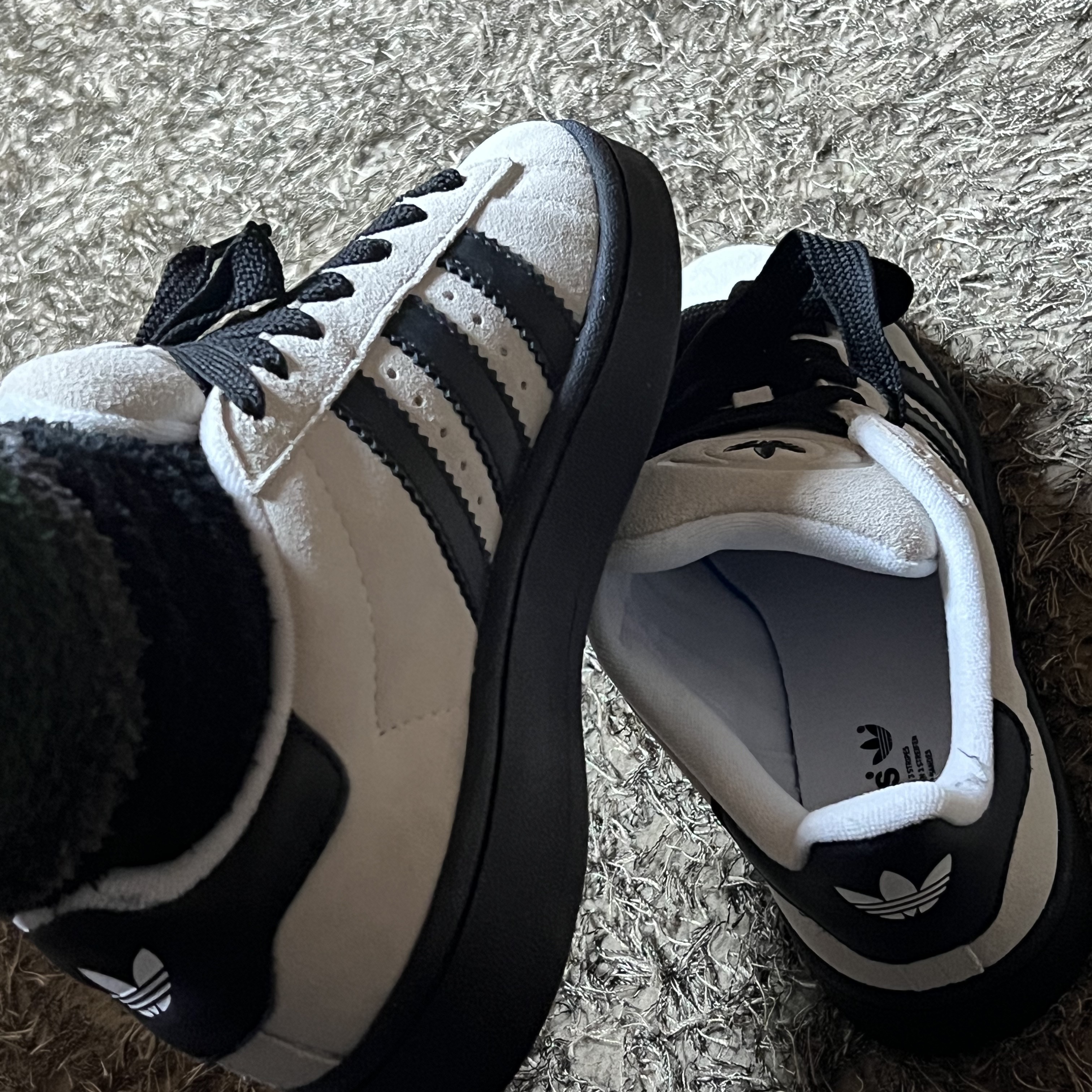 Adidas Campus 00s Cloud White Core Black 착용 스타일