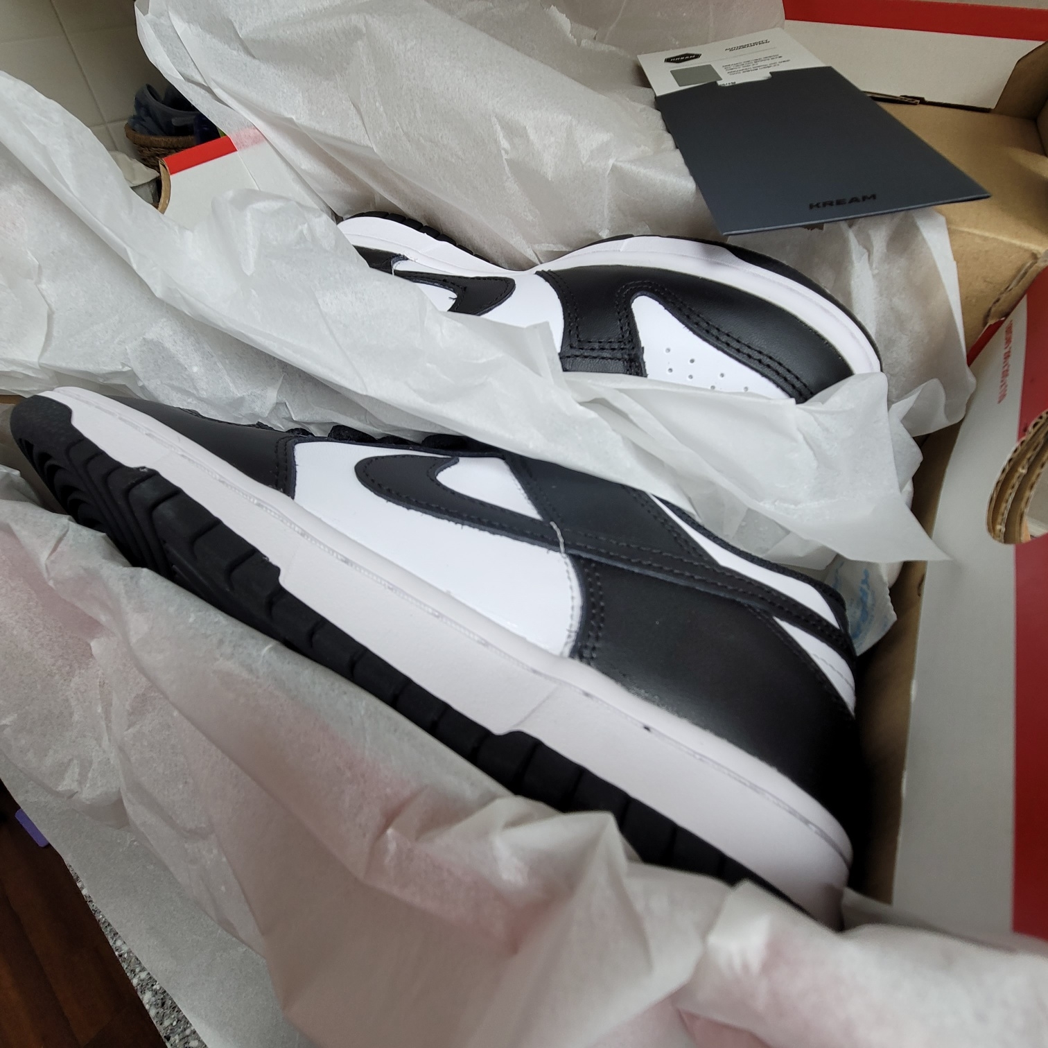 (GS) Nike Dunk Low Black 착용 스타일 - 3