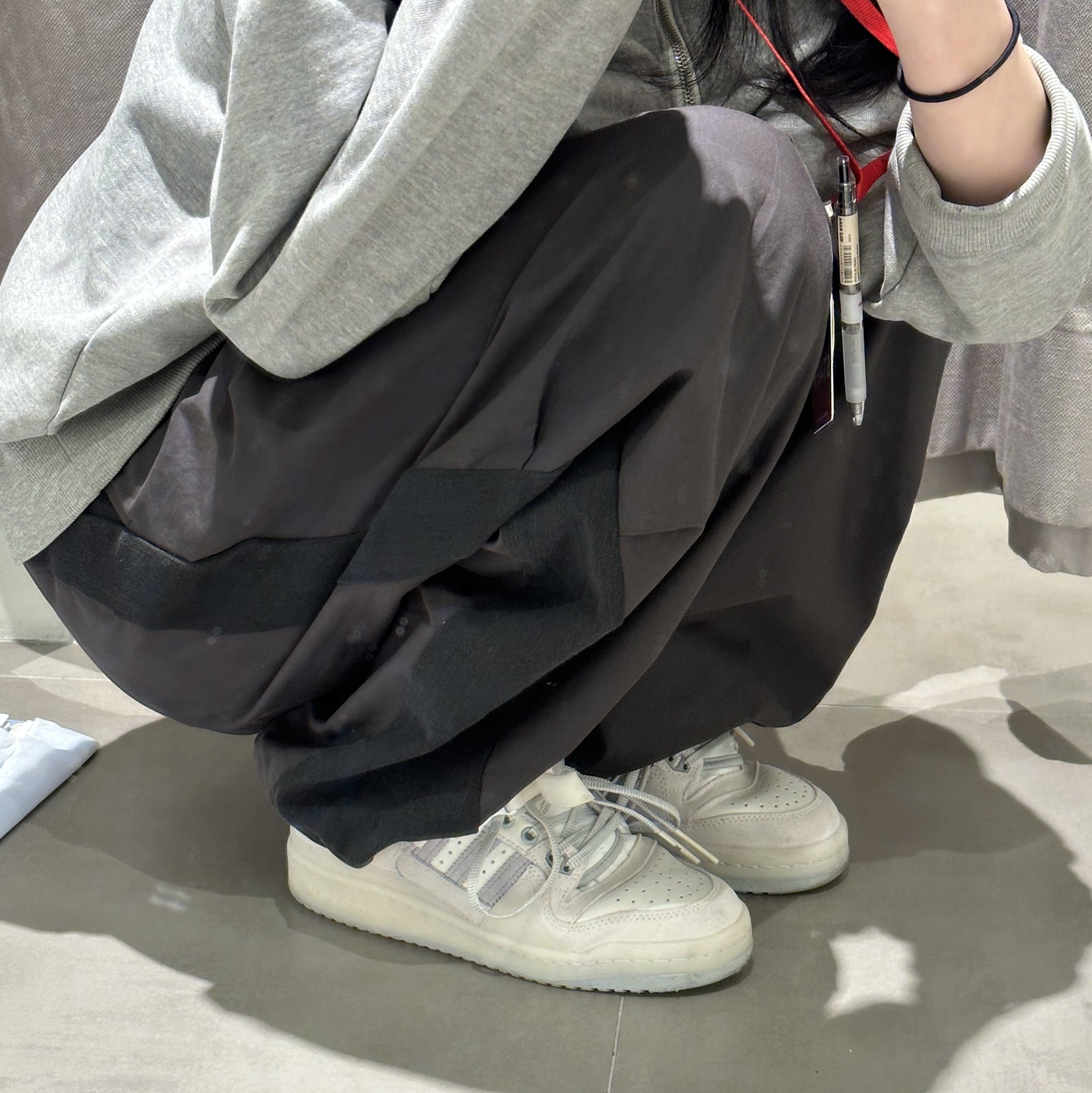 Adidas x Bad Bunny Forum Low Cloud White Clear Onix 착용 스타일
