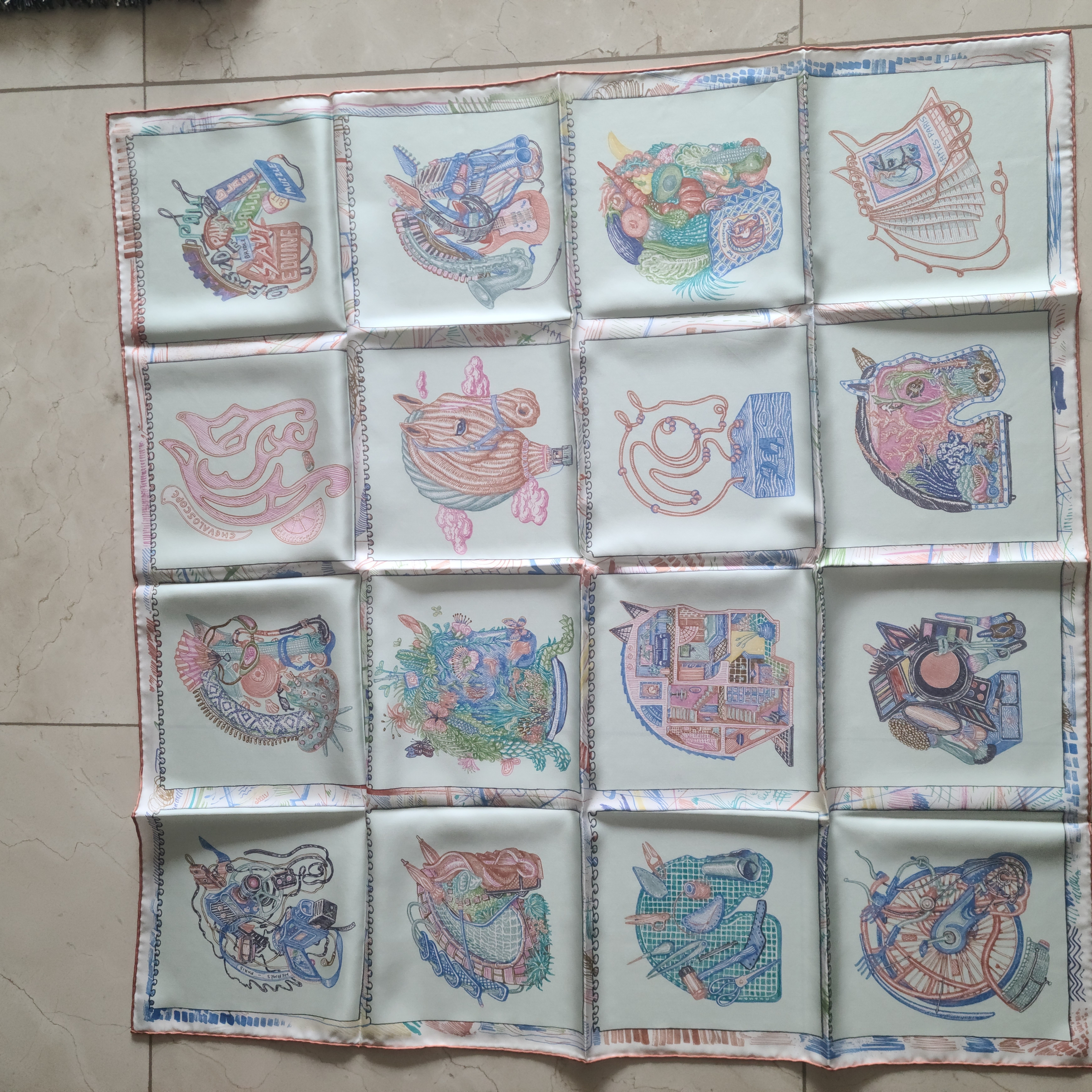 (W) Hermes Chevaloscope Scarf 90 Vert Deau Corail Bleu 착용 스타일 - 2