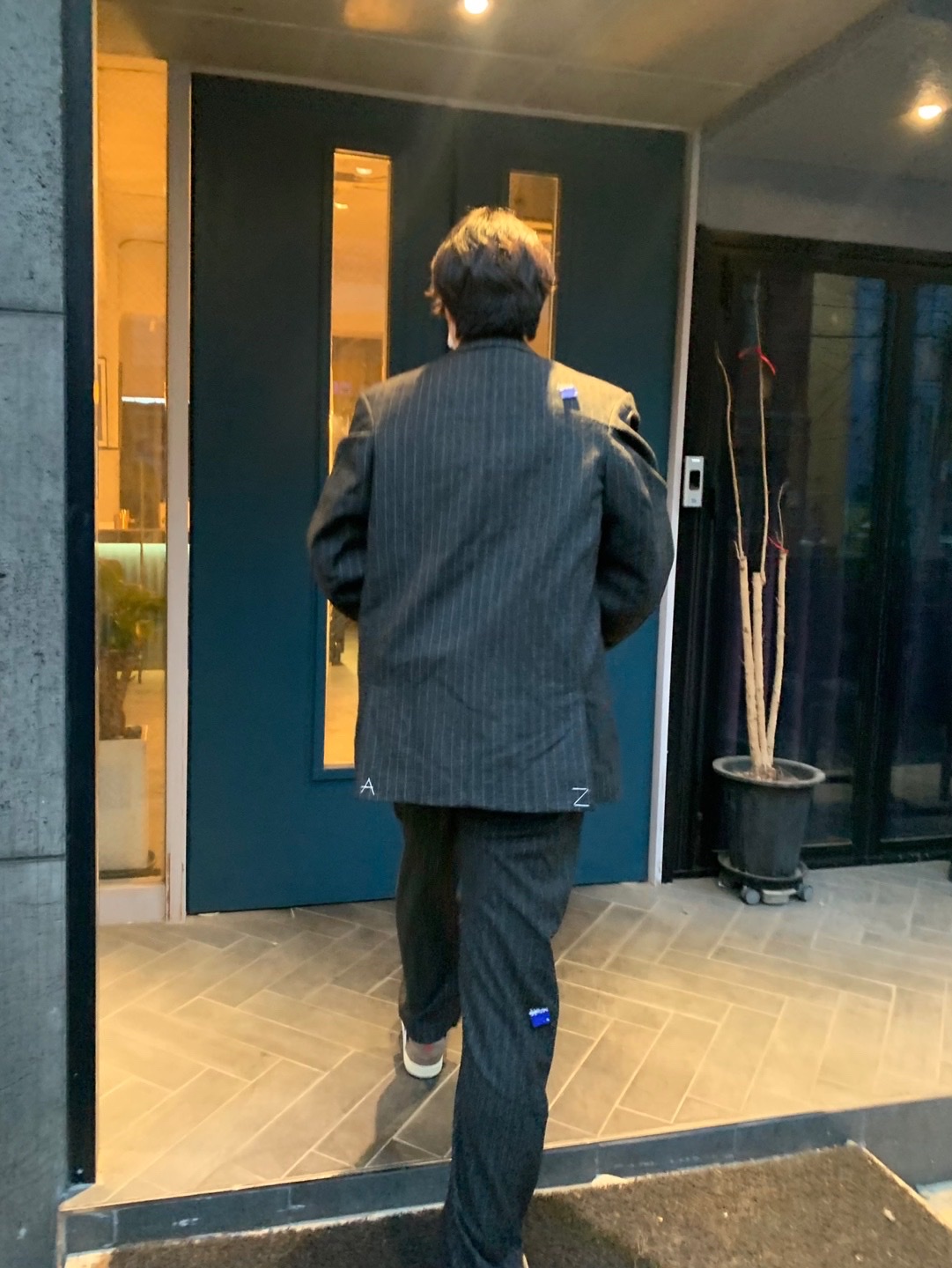 Zara x Ader Error Striped Oversize Blazer Grey, Jordan 1 x Travis Scott Retro Low OG SP Mocha 착용 스타일