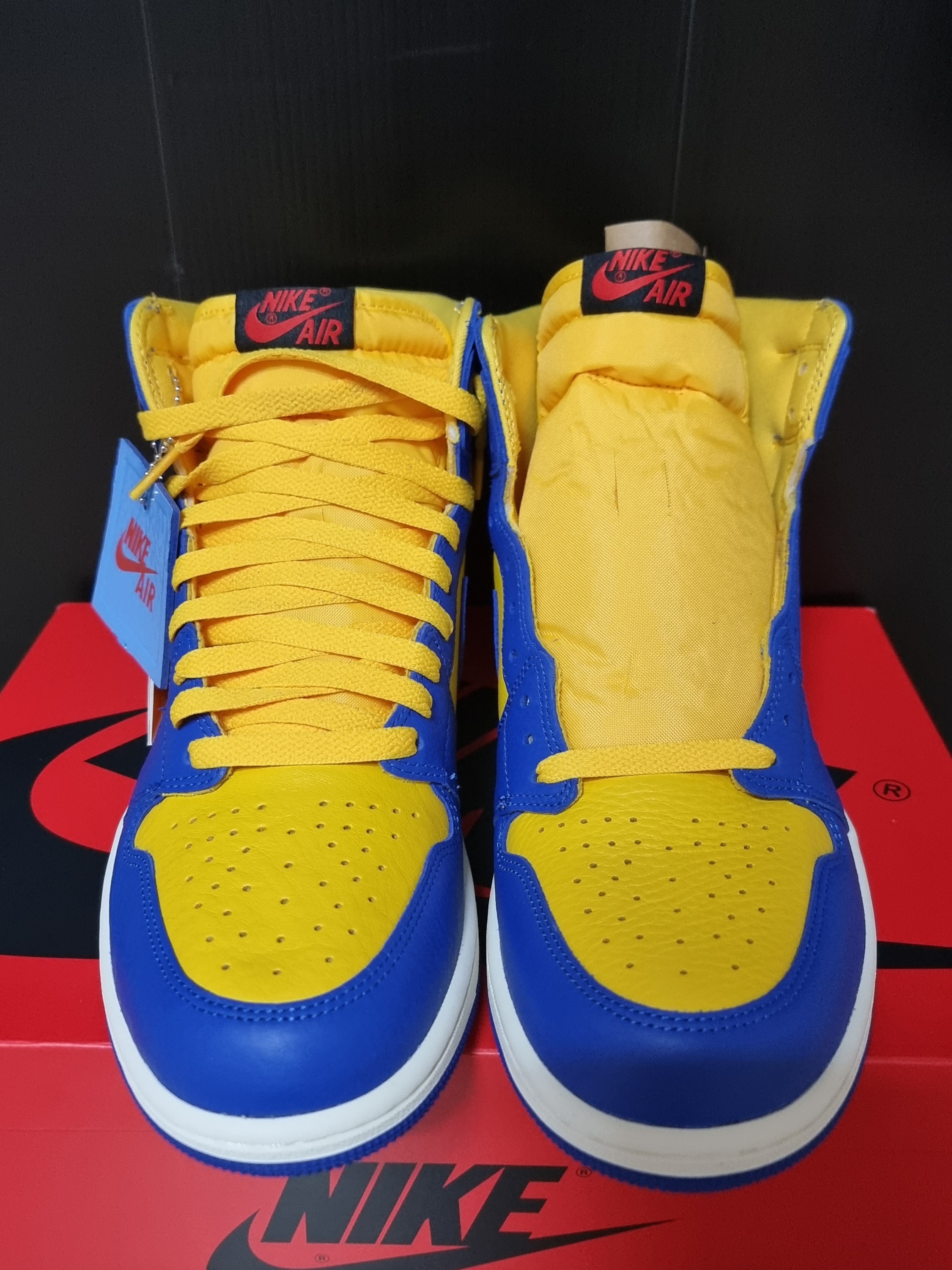 (W) Jordan 1 Retro High OG Game Royal and Varsity Maize 착용 스타일 - 1