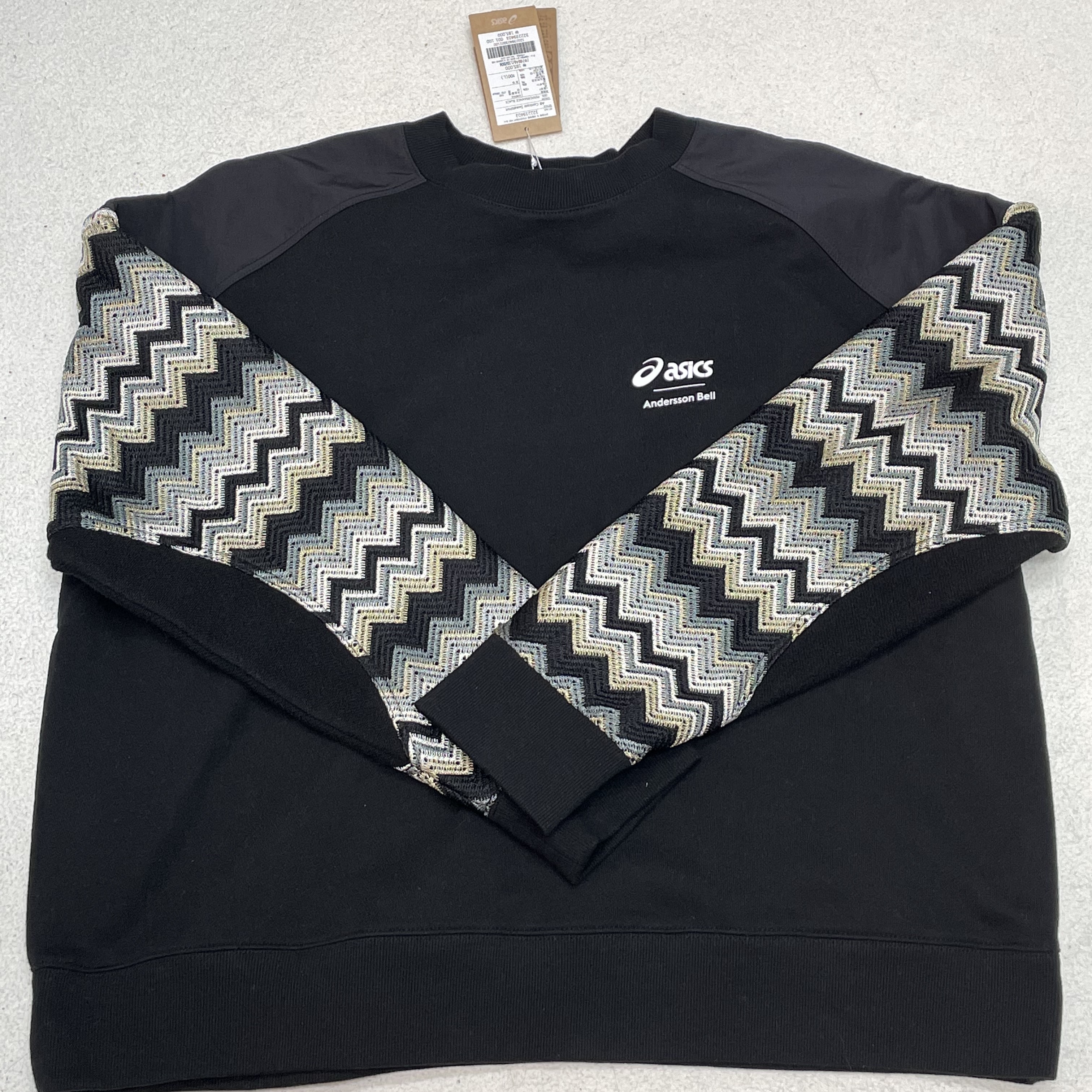 Andersson Bell x Asics Contrast Sweatshirt Black 착용 스타일