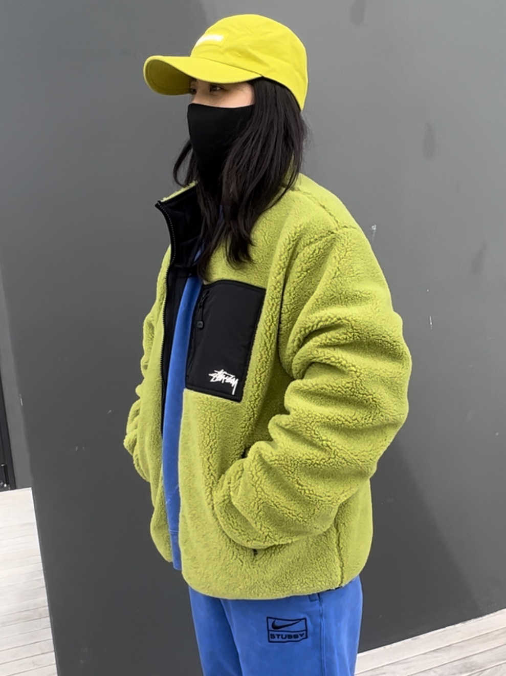 Supreme Ventile Camp Cap Sulfur - 22FW, Nike x Stussy NRG Acid Washed Fleece Pants Game Royal (DR4025-480) 착용 스타일 - 3
