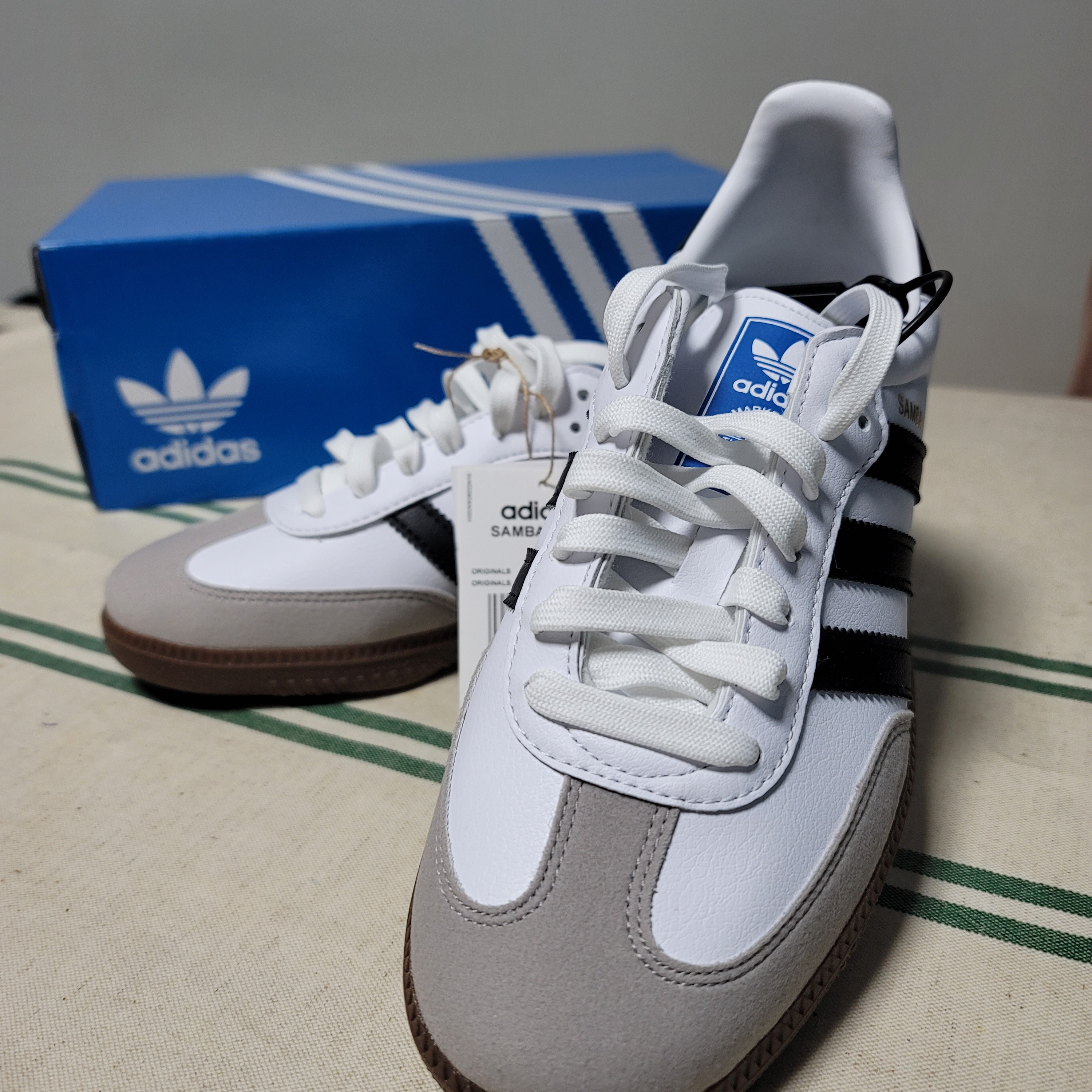 Adidas Samba Vegan White Black 착용 스타일 - 1