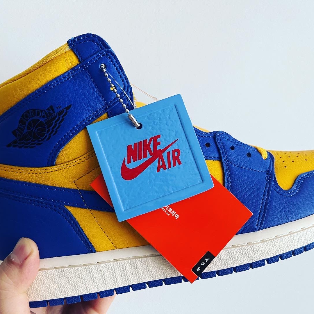 (W) Jordan 1 Retro High OG Game Royal and Varsity Maize 착용 스타일 - 4
