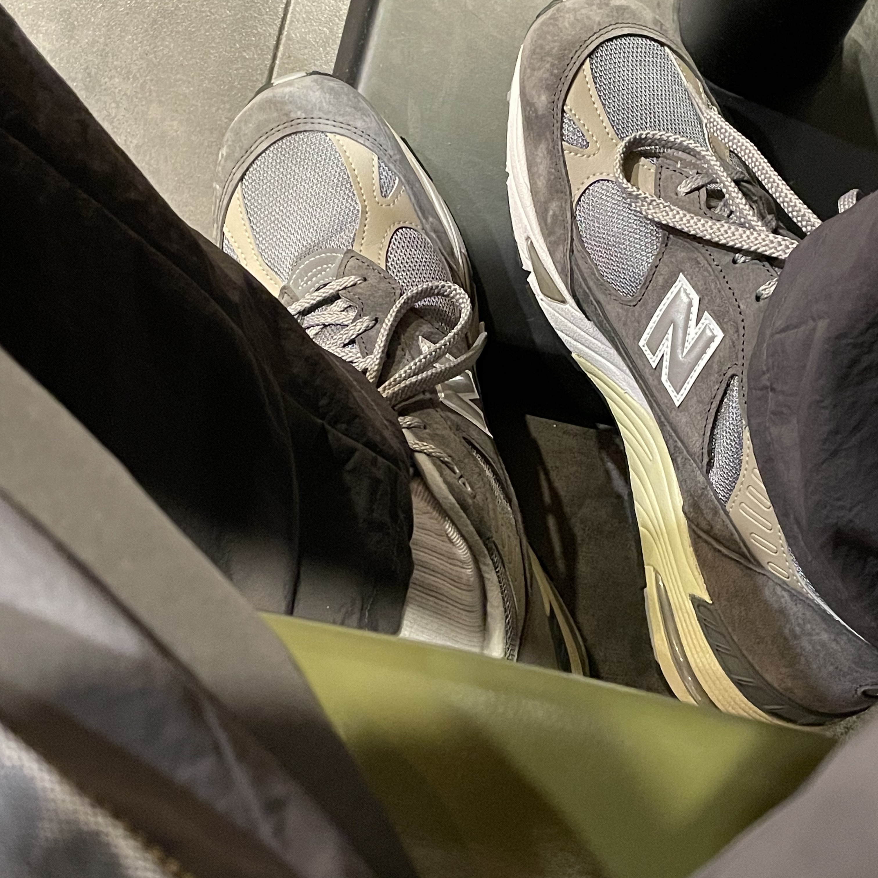 New Balance 991 Made in UK 40th Anniversary Grey 착용 스타일