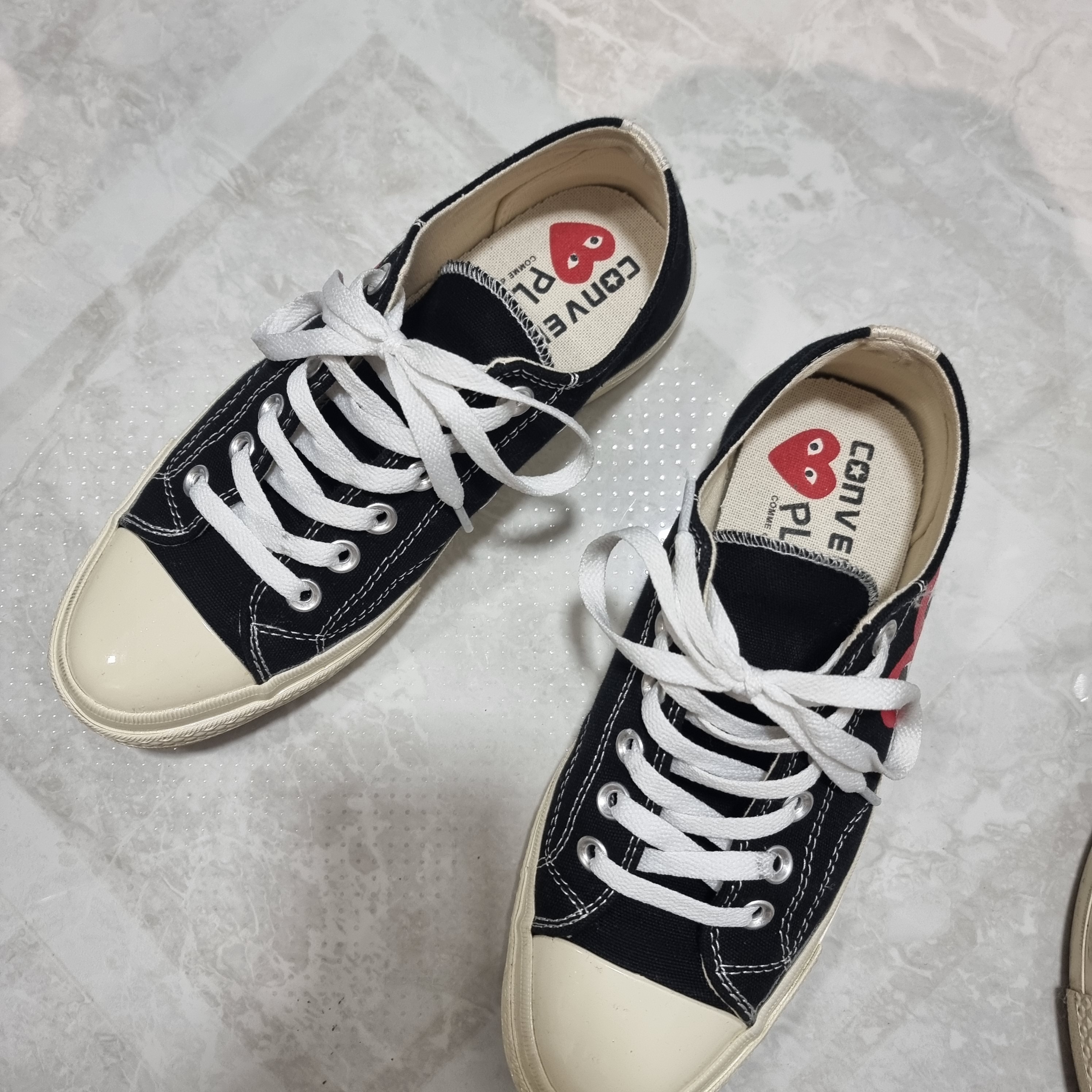 Converse x Play Comme des Garcons Chuck 70 Ox Black 착용 스타일