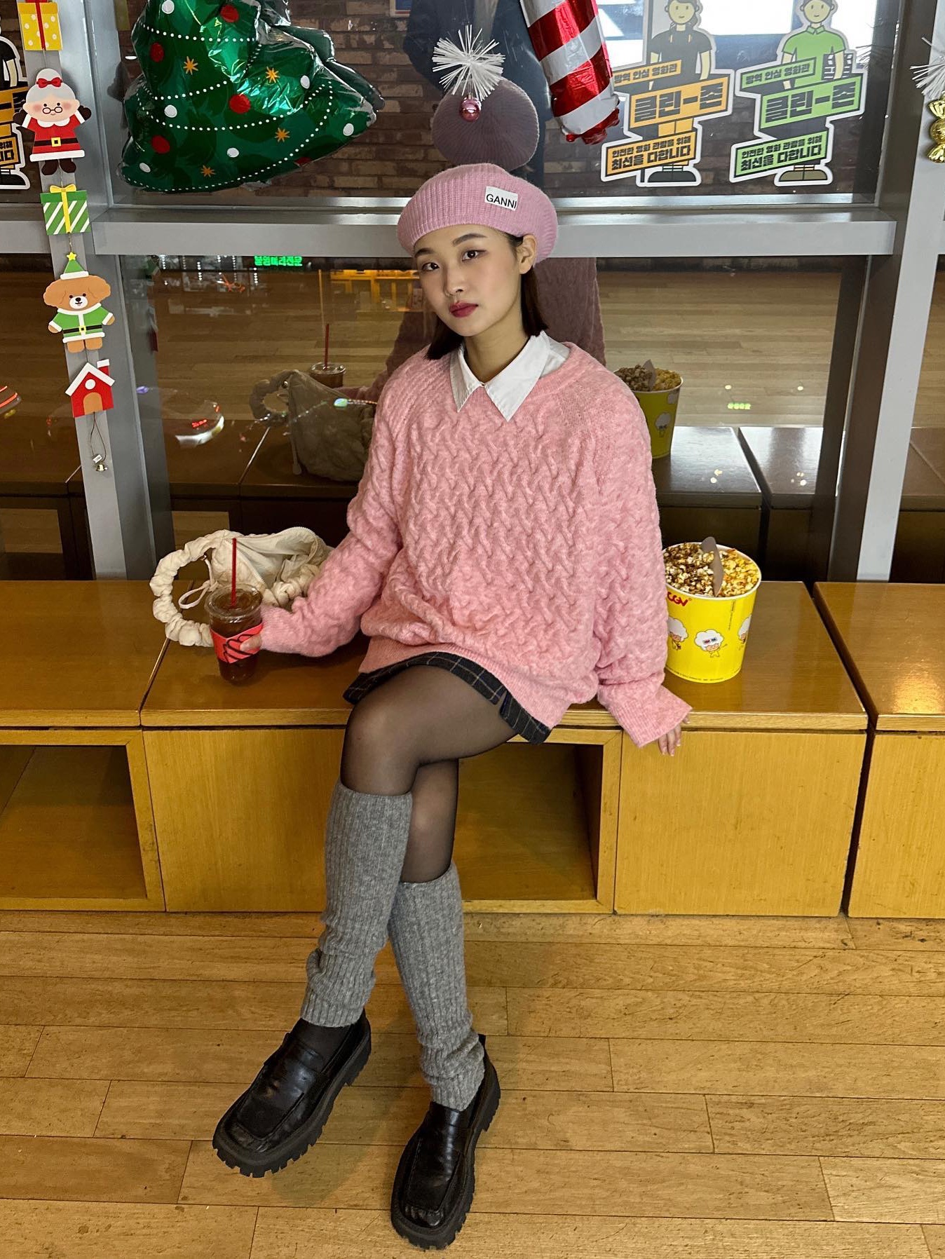 (W) Ganni Wool Beret Lilac Sachet, (W) Ganni Wool Beret Phantom 착용 스타일
