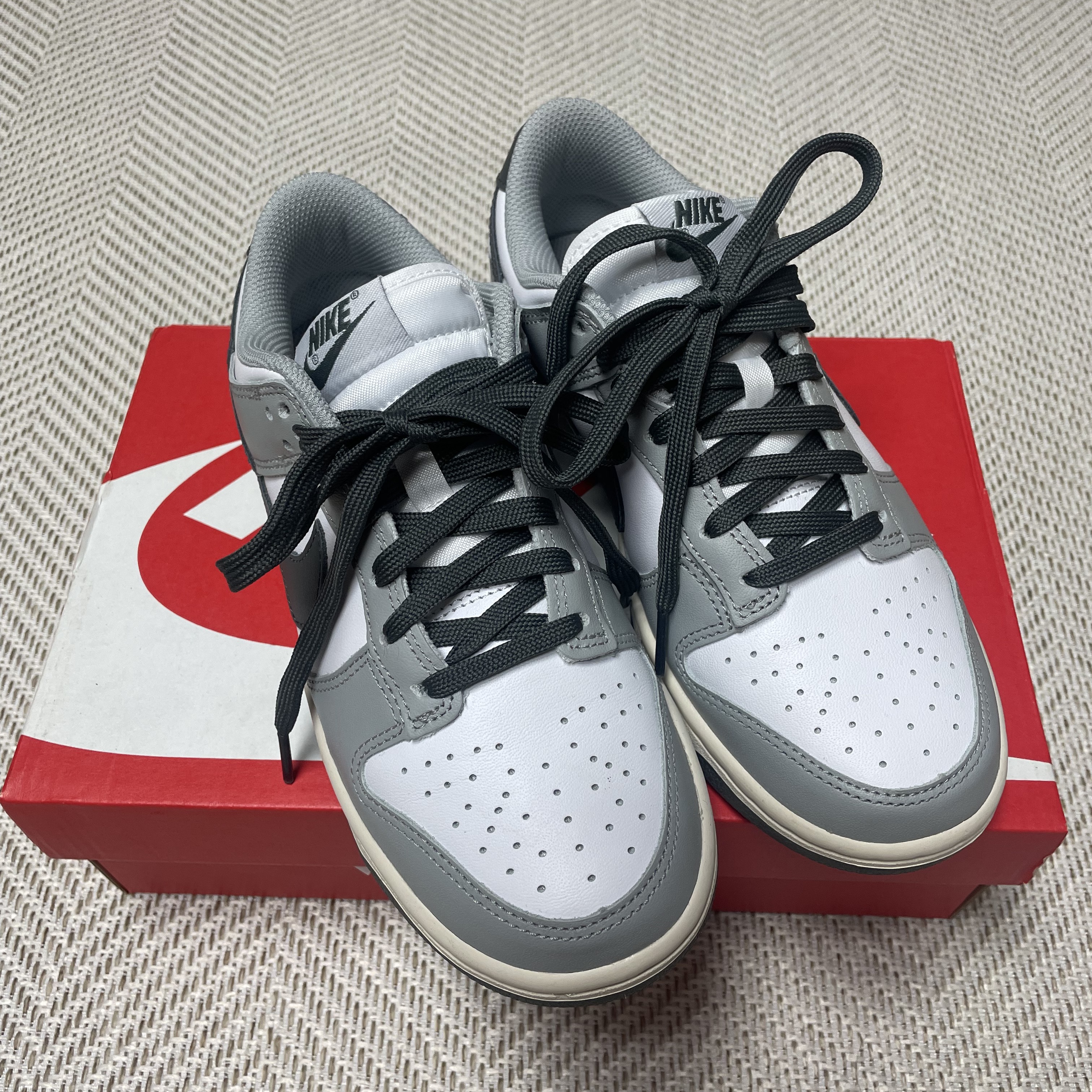 (W) Nike Dunk Low Light Smoke Grey 착용 스타일