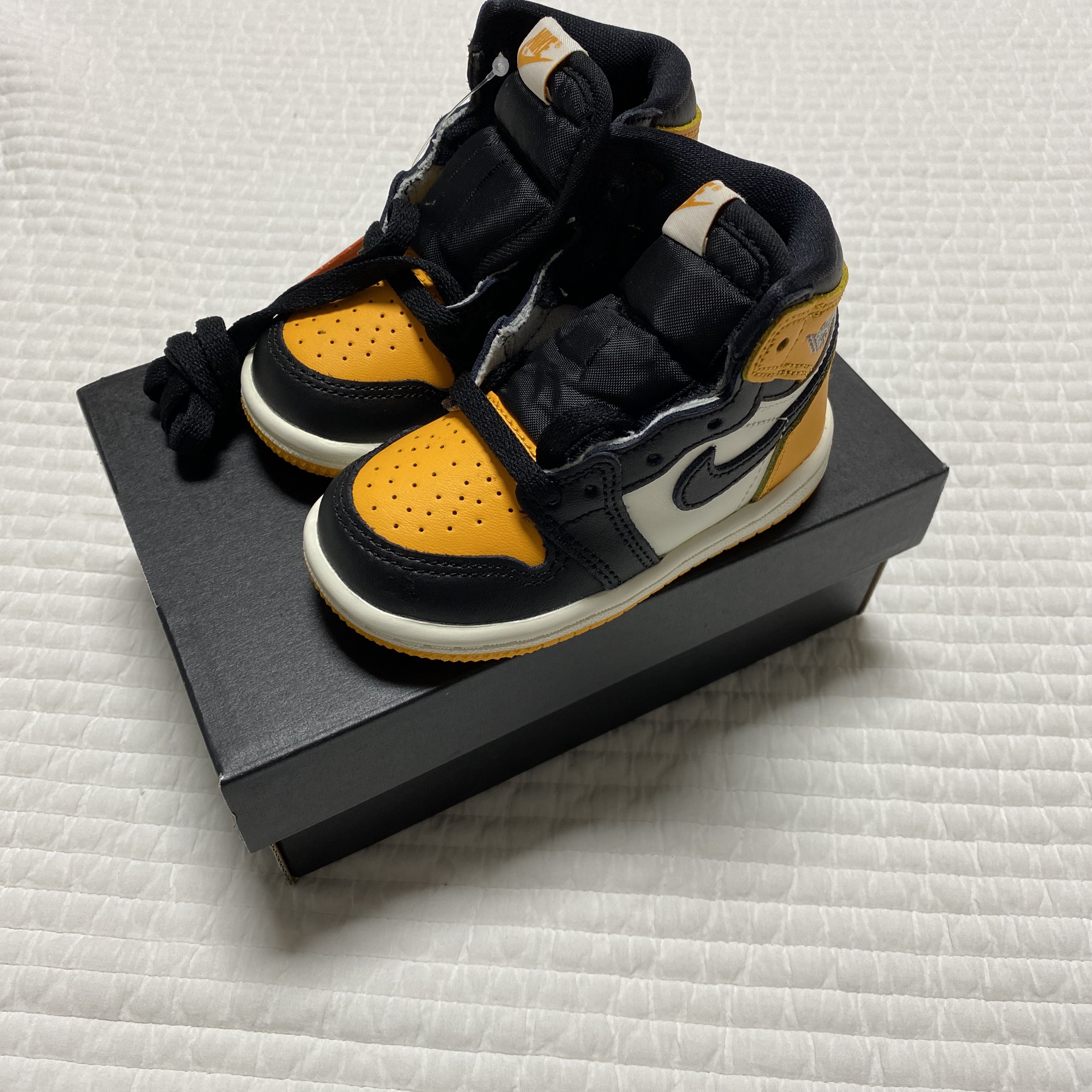 (TD) Jordan 1 Retro High OG Taxi 착용 스타일 - 3