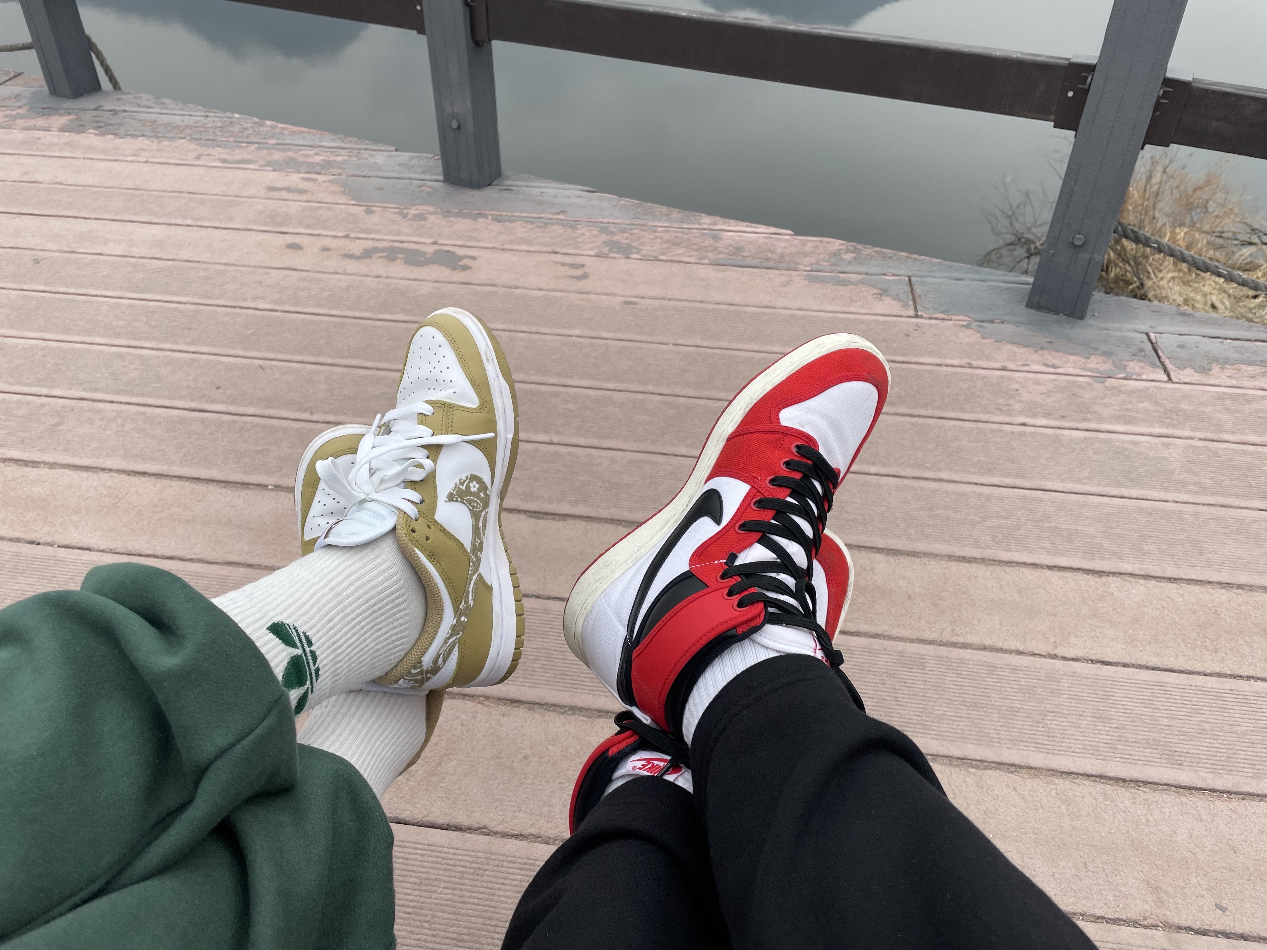 Jordan 1 KO Chicago 2021, (W) Nike Dunk Low Essential Barley Paisley 착용 스타일