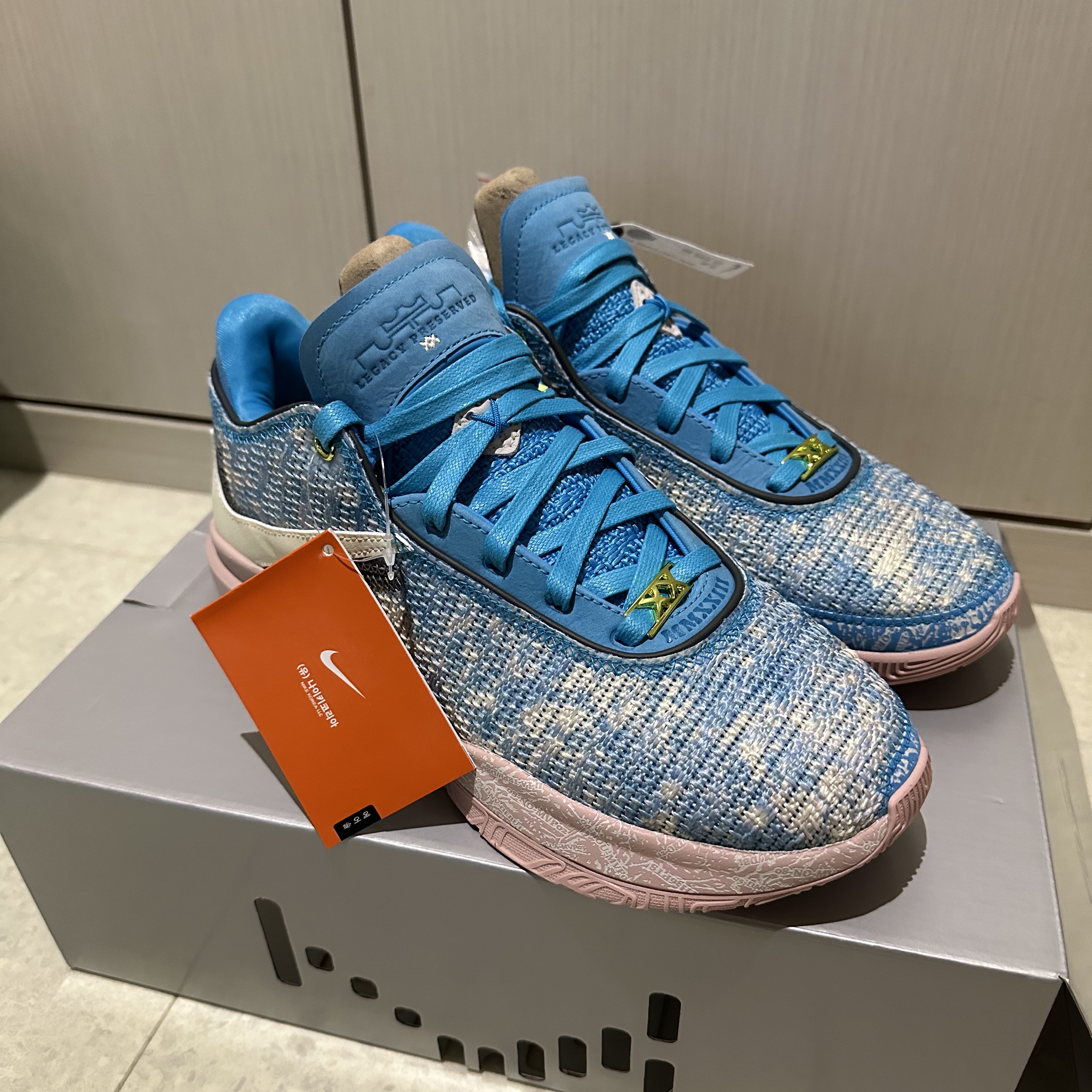 Nike LeBron XX ASW EP Blue Lightning Coconut Milk 착용 스타일 - 1