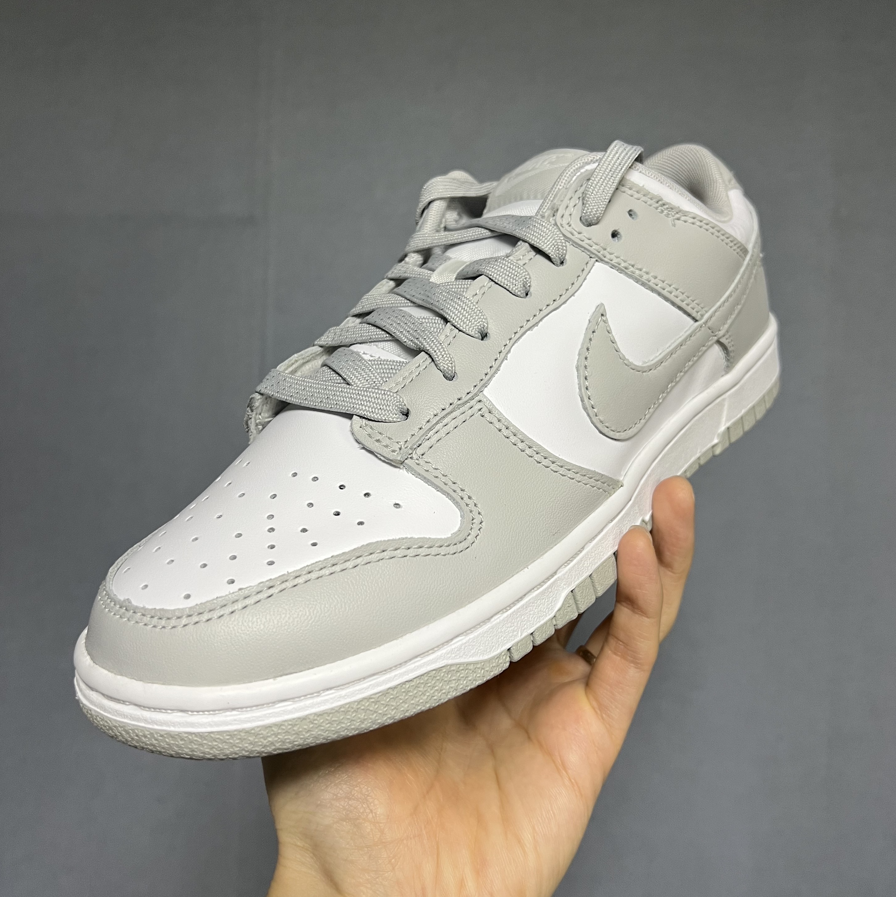 Nike Dunk Low Retro Grey Fog 착용 스타일 - 1