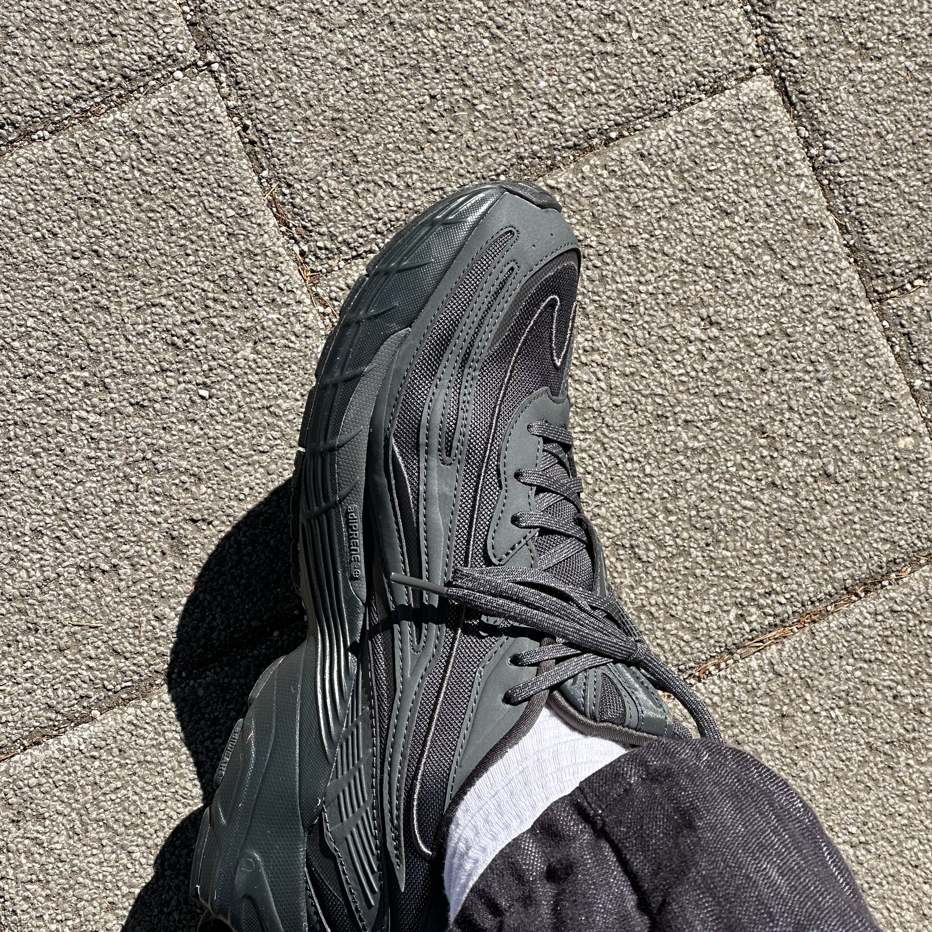 Adidas Orketro Carbon 착용 스타일 - 2
