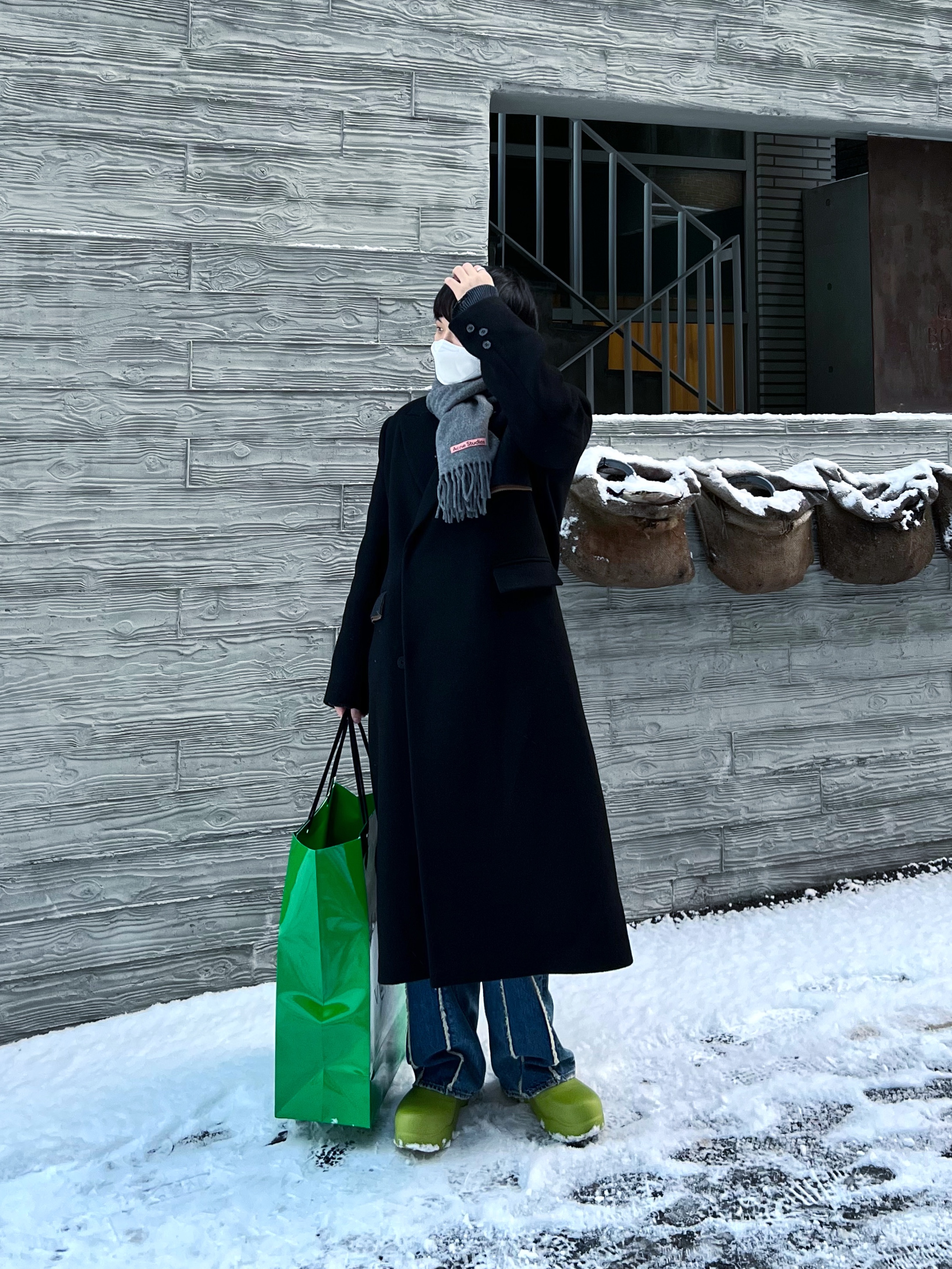 Bottega Veneta Puddle Ankle Boots Kiwi, Our Legacy Third Cut Slash Denim 착용 스타일