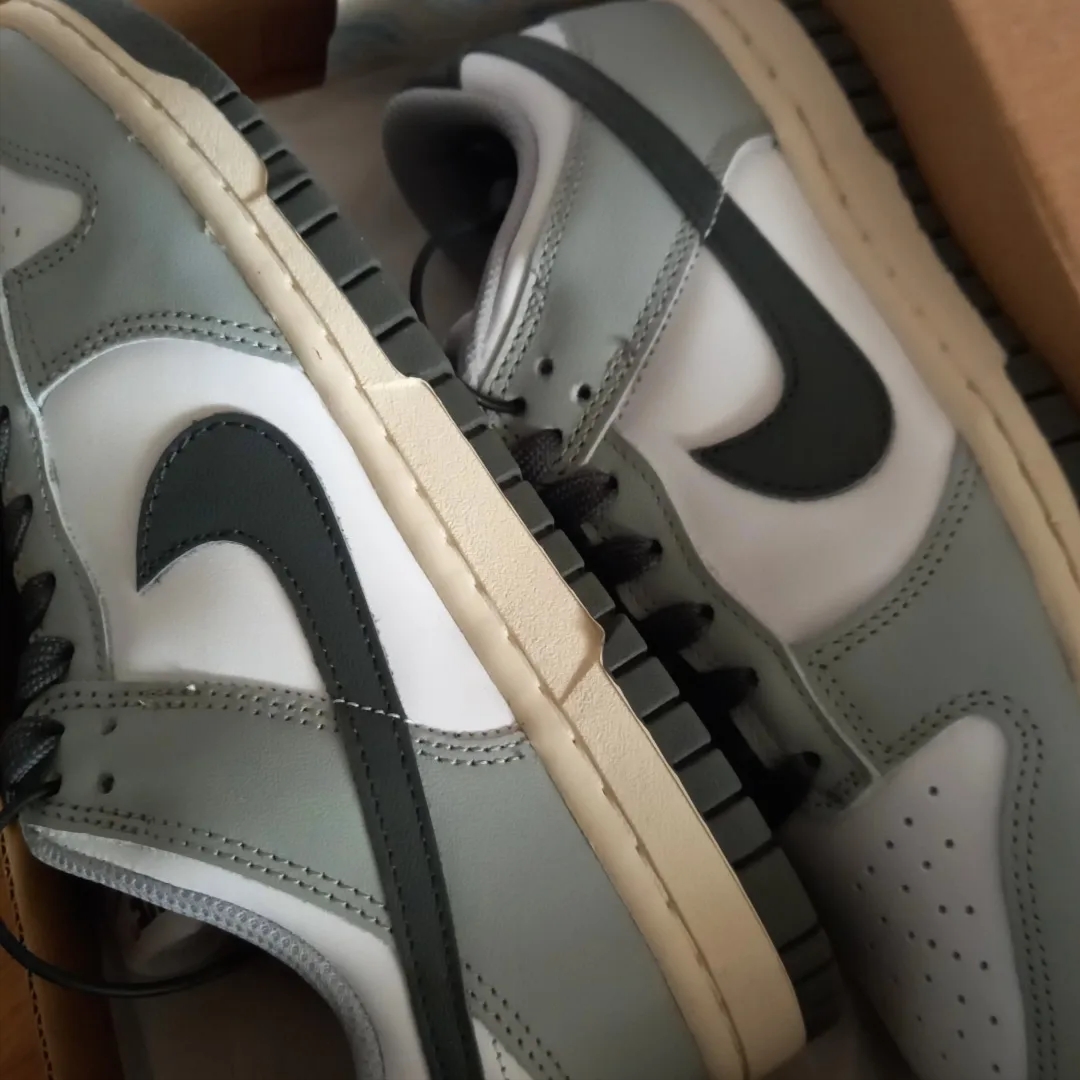 (W) Nike Dunk Low Light Smoke Grey 착용 스타일 - 2