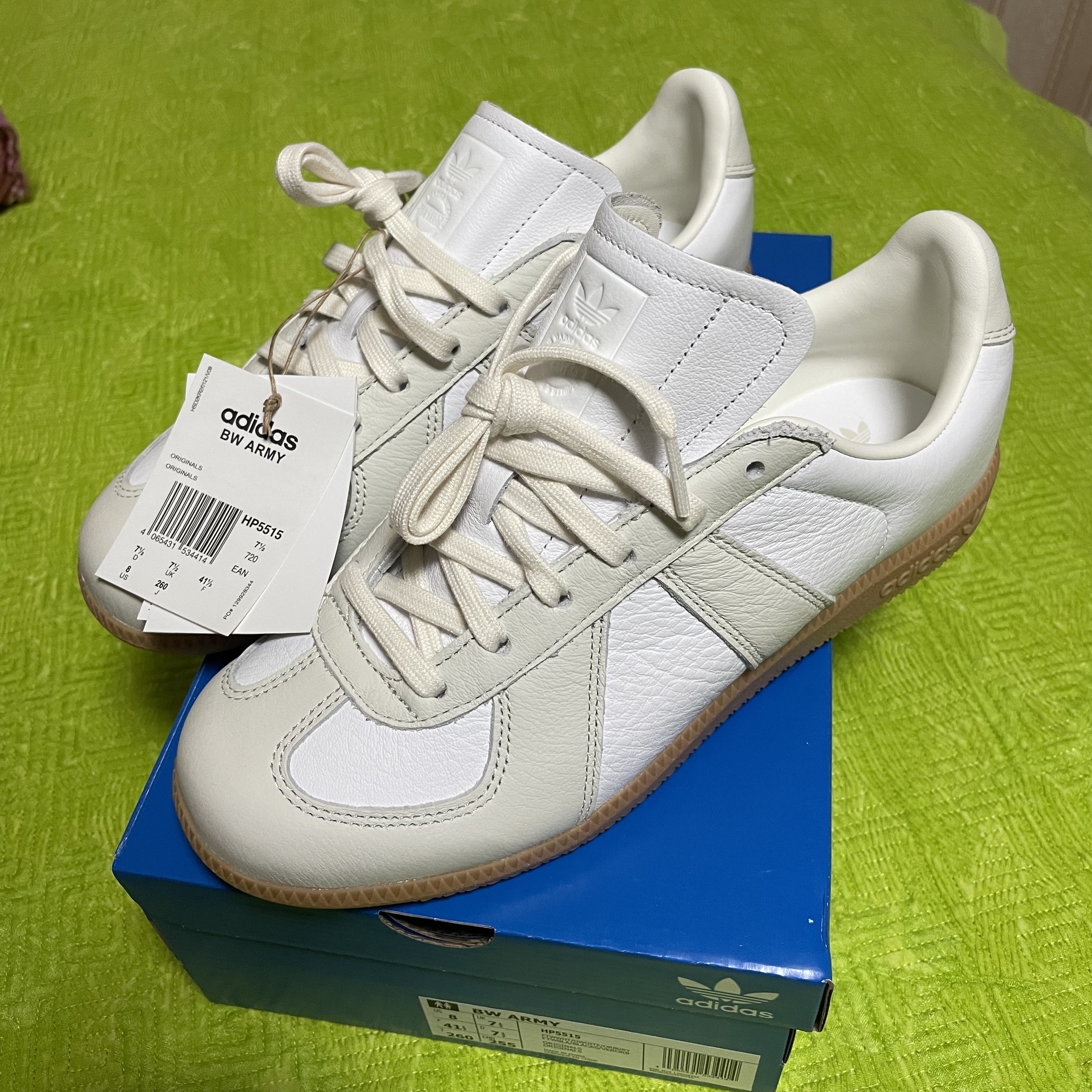 Adidas BW Army Off White Orbit Grey 착용 스타일