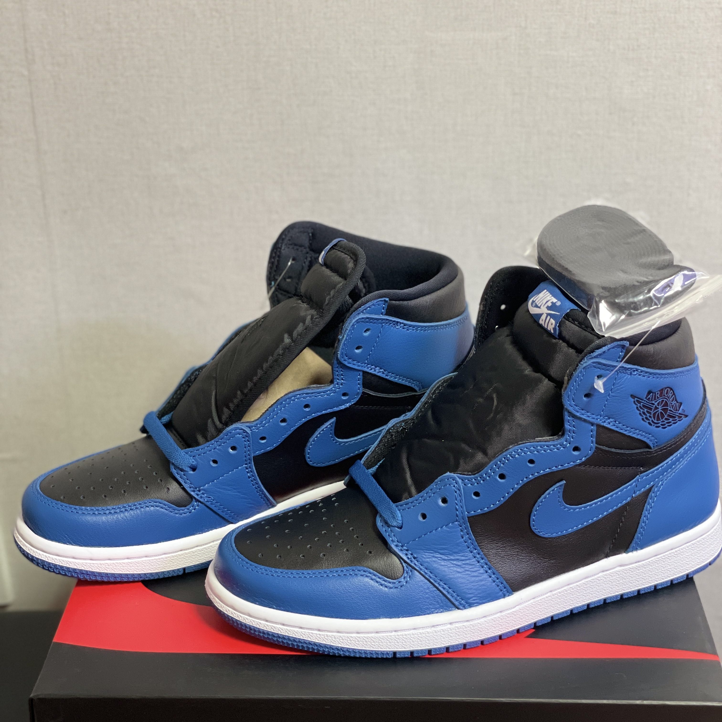 Jordan 1 Retro High OG Dark Marina Blue 착용 스타일 - 1