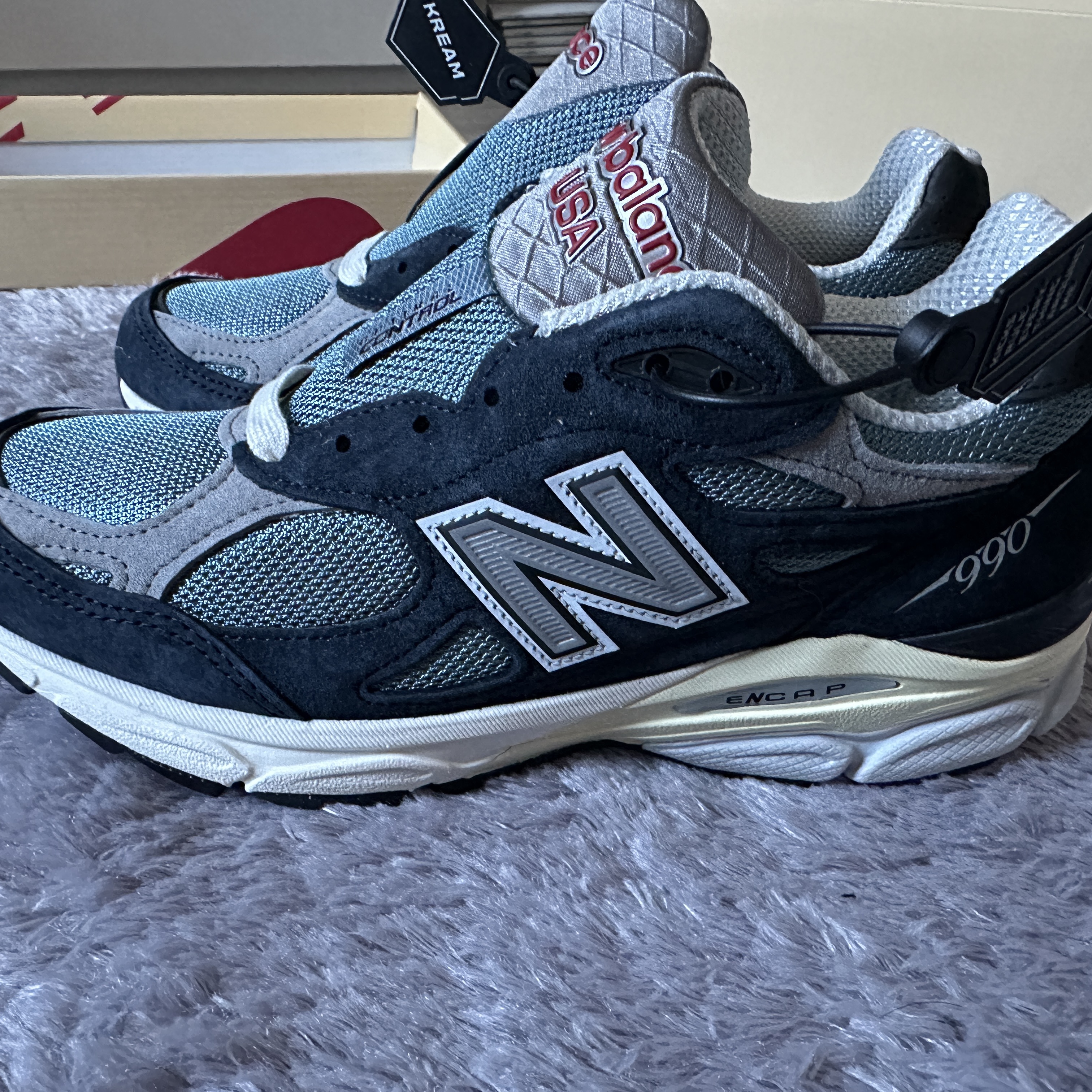 New Balance 990v3 Made in USA Navy Spring Tide 착용 스타일 - 3